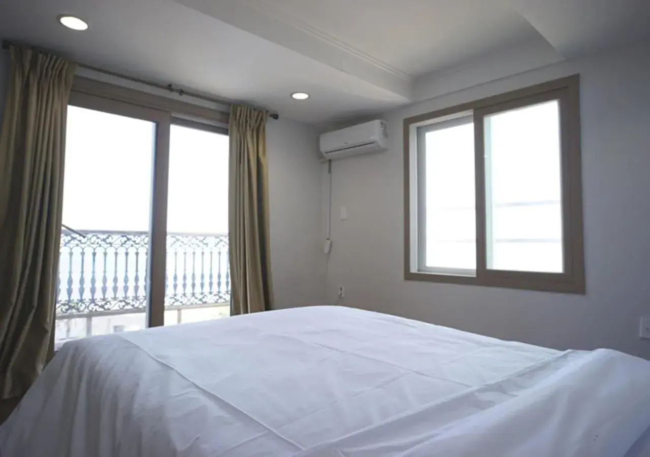 Bed in Hotel Navis