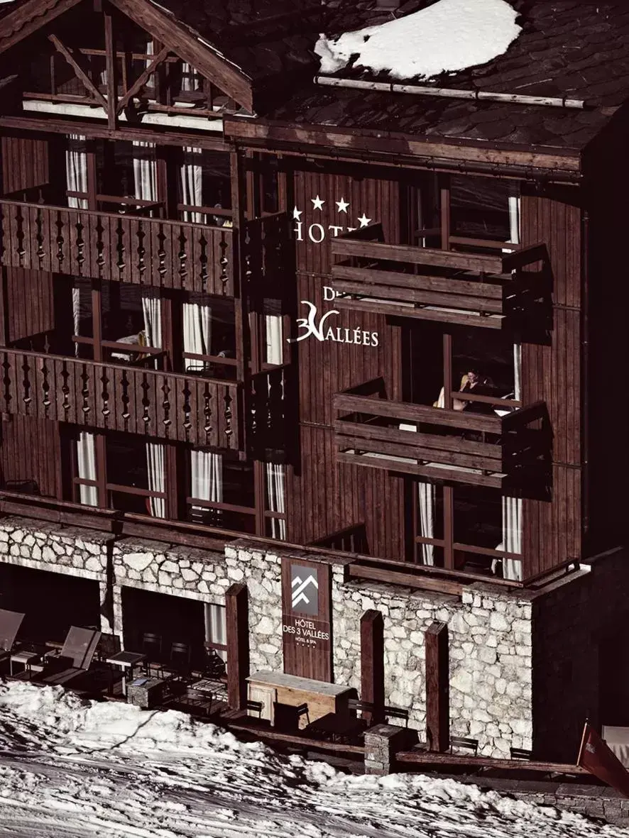 Property building, Winter in Les Trois Vallées, a Beaumier hotel