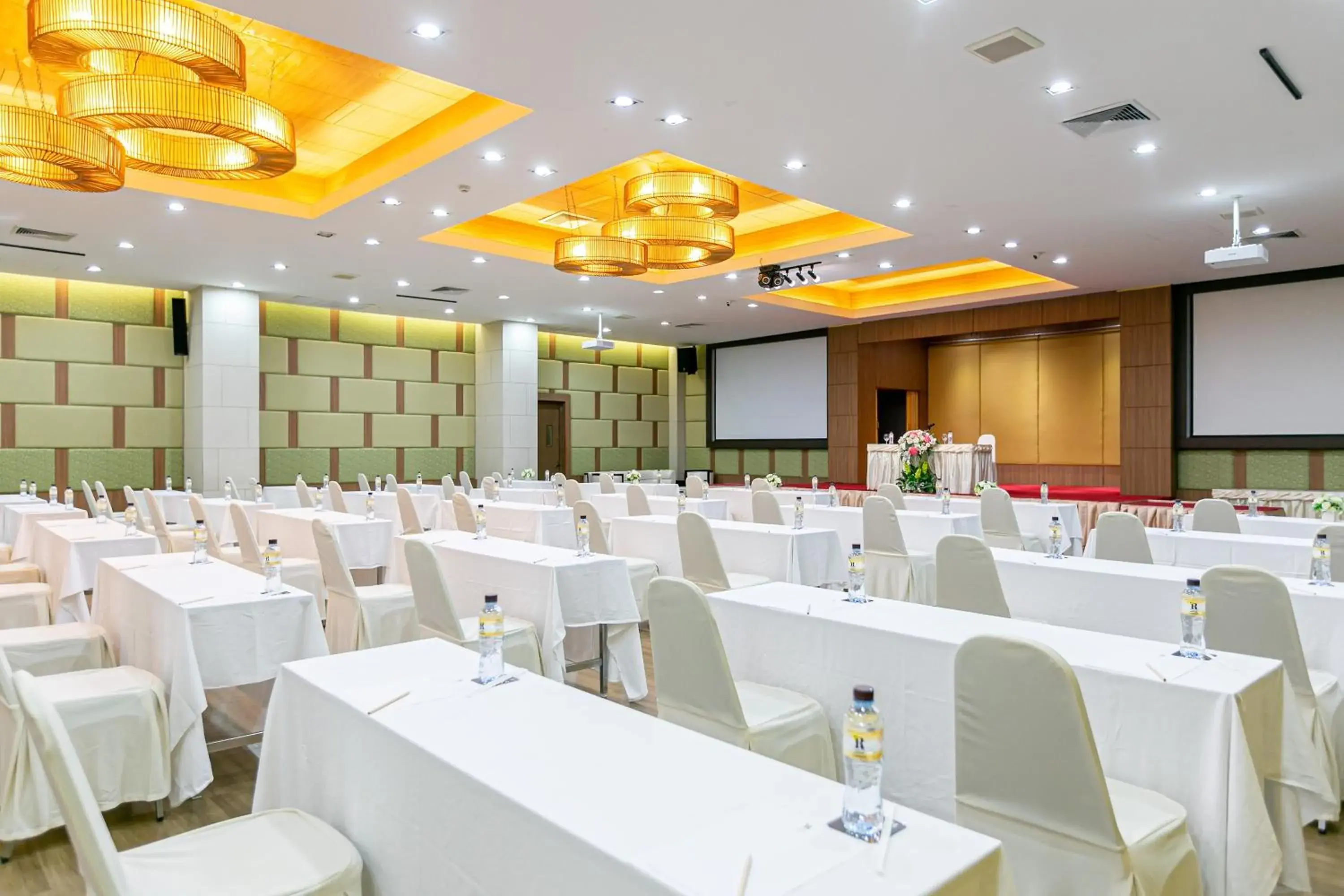 Banquet/Function facilities in Grand Ratchapruek Hotel