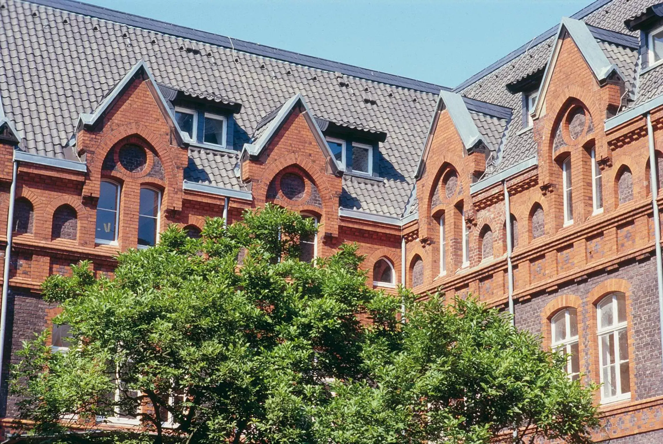 Facade/entrance in Hotel Mutterhaus Düsseldorf Facade/entrance in Hotel Mutterhaus Düsseldorf