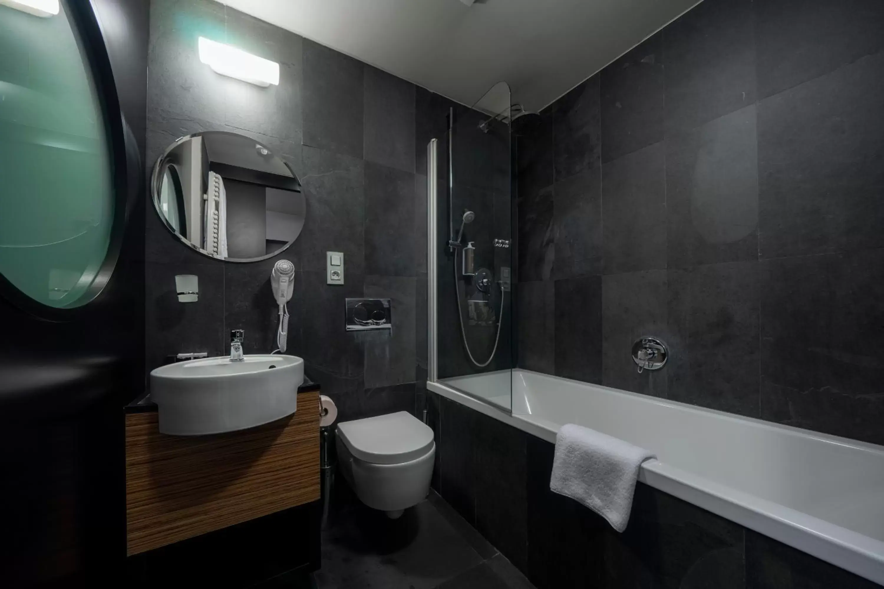 Bathroom in Hotel NOIR