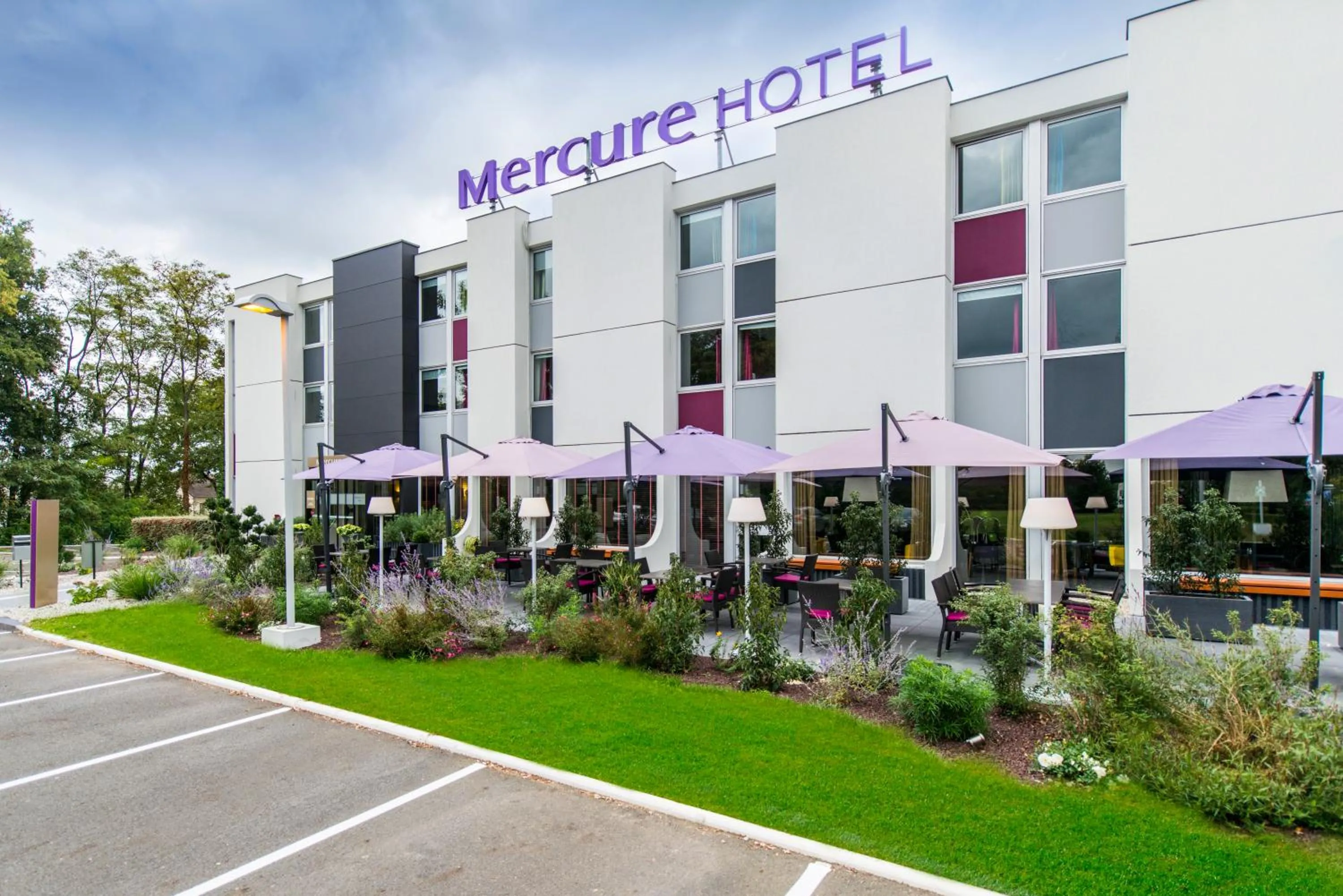 Patio in Mercure Le Mans Batignolles - Hotel & Spa