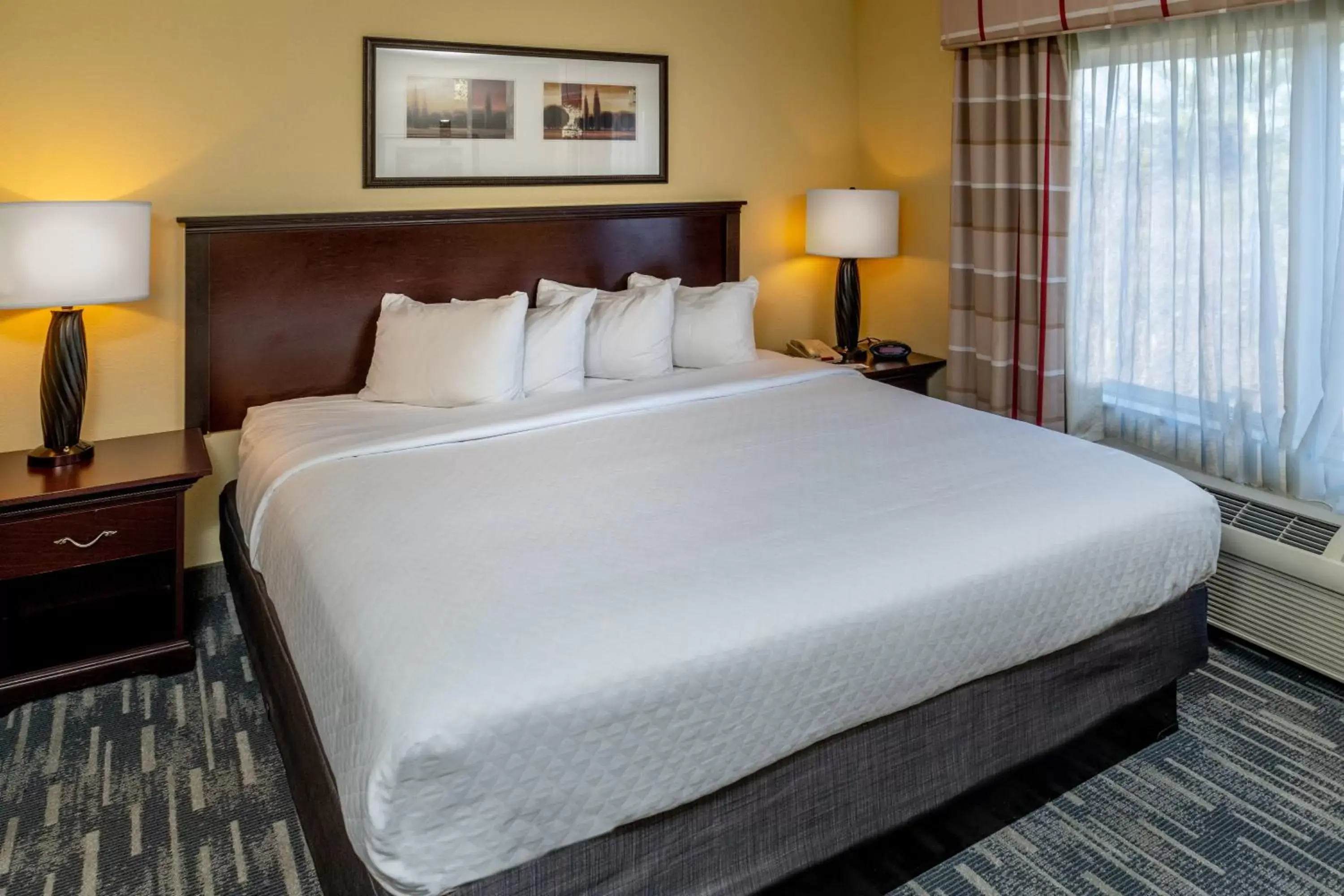 Bedroom, Bed in Country Inn & Suites by Radisson, Princeton, WV