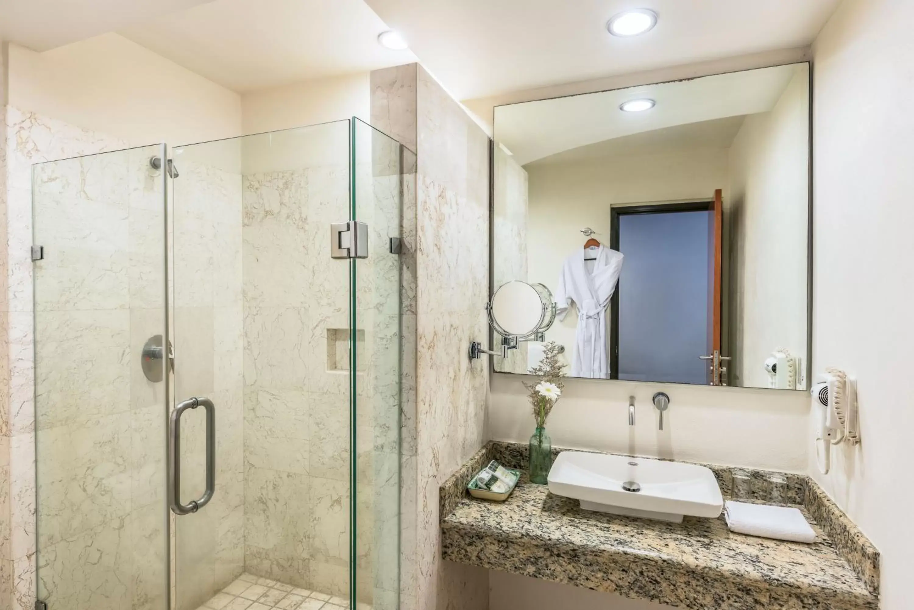 Bathroom in Edelmira Hotel Boutique