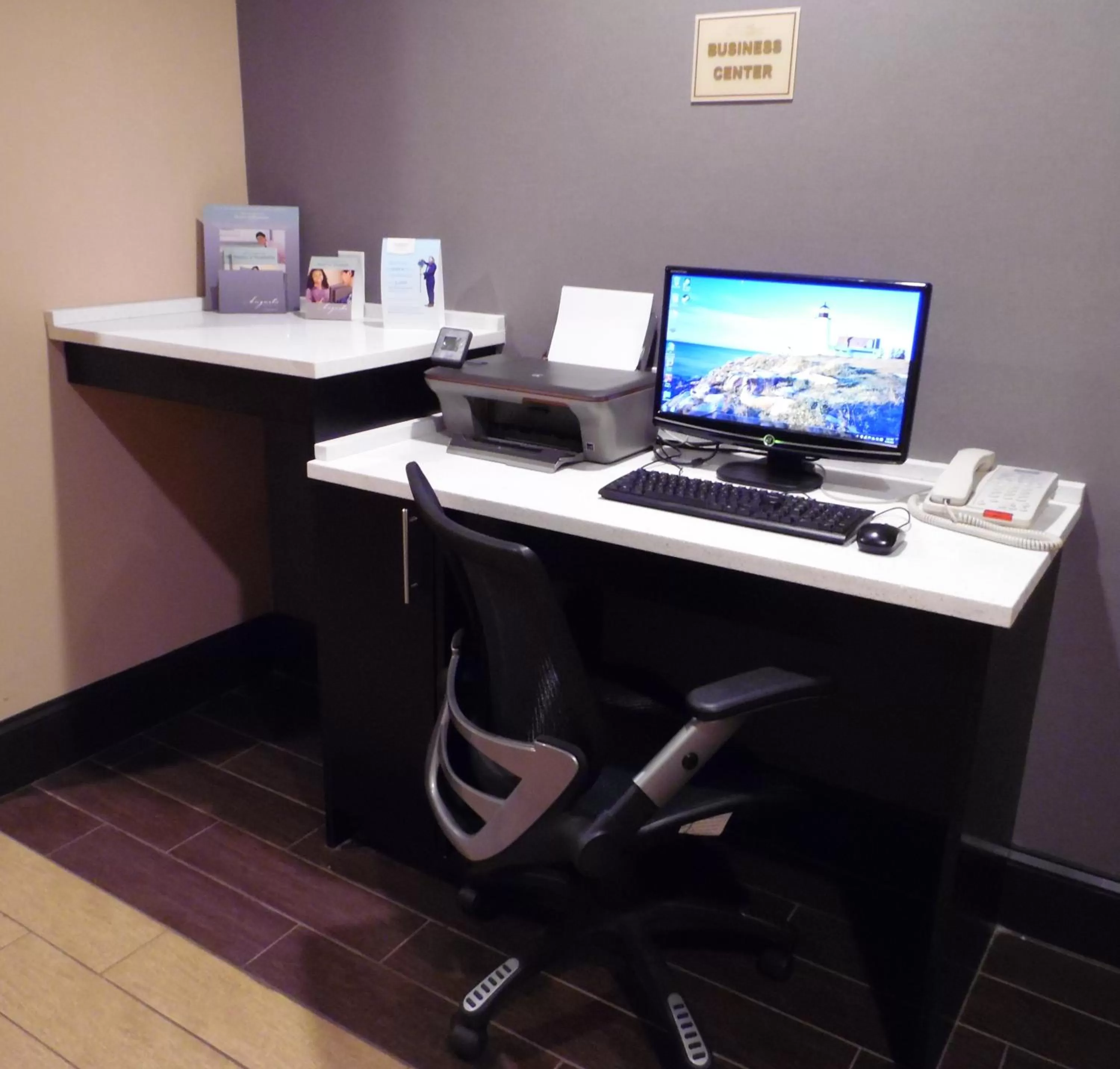 TV and multimedia in Baymont by Wyndham Augusta Riverwatch