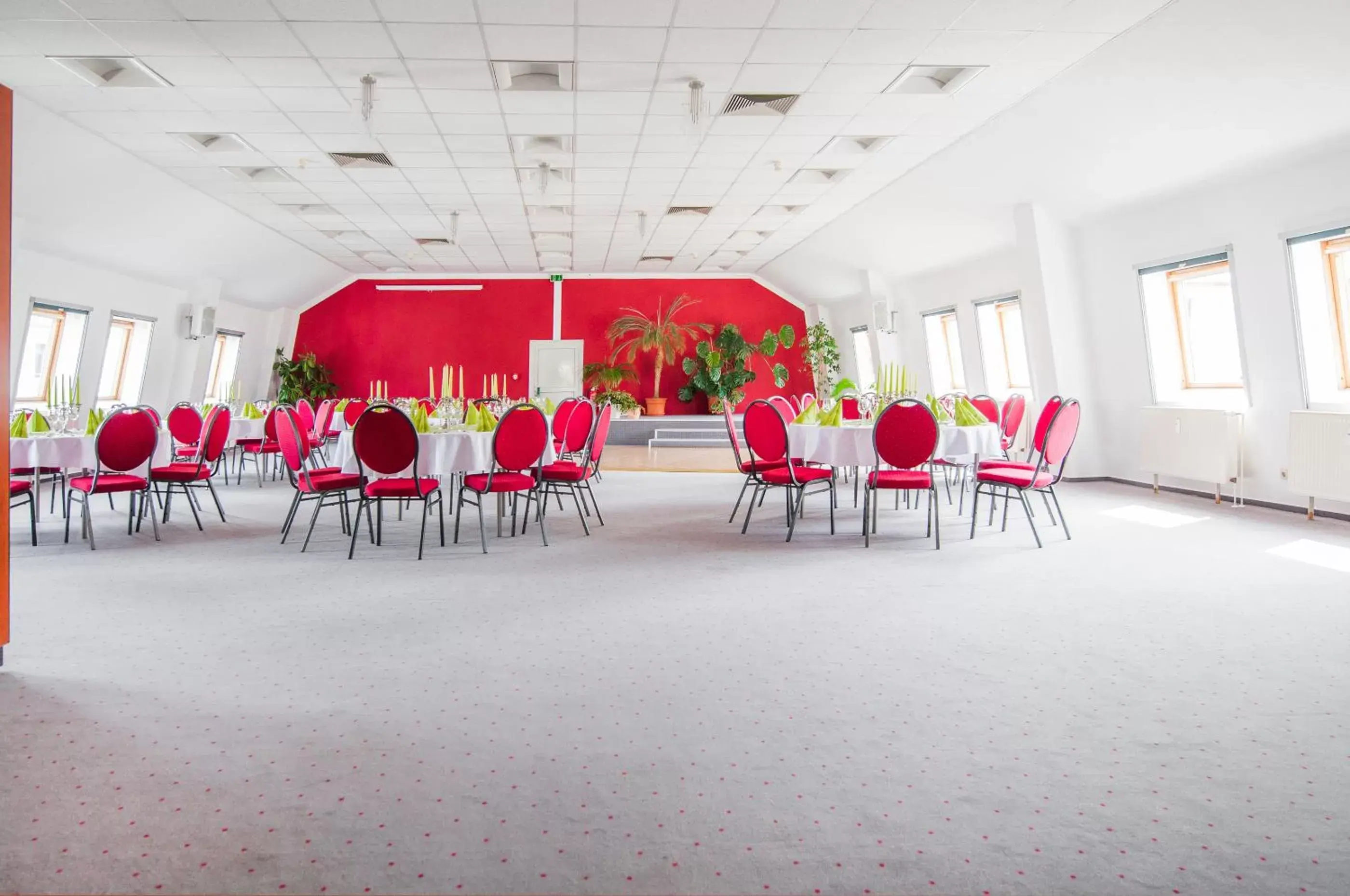 Banquet/Function facilities, Restaurant/Places to Eat in Hotel Stadtfeld