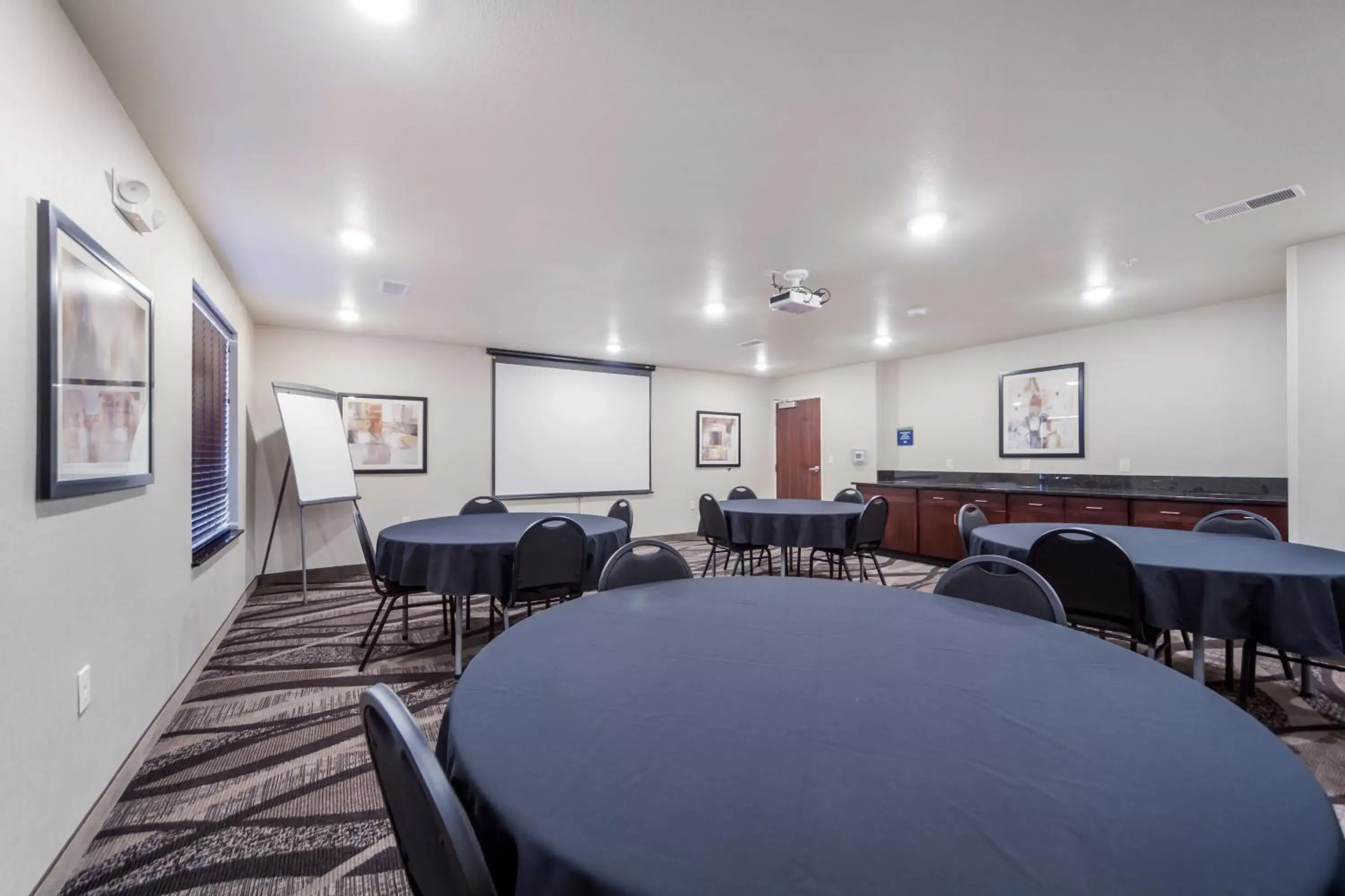 Meeting/conference room in Cobblestone Inn & Suites-Fremont