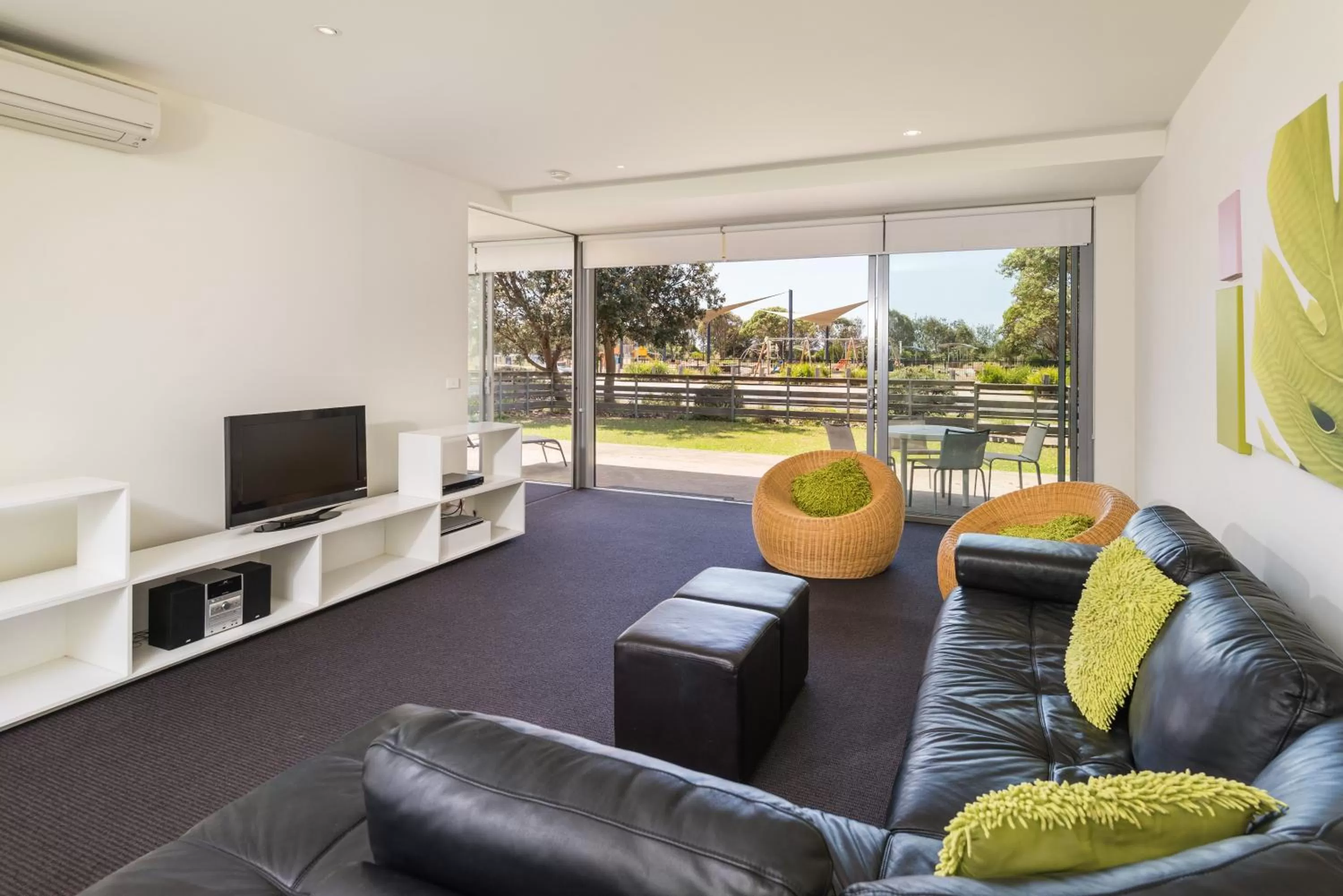 TV and multimedia in Coast Resort Merimbula