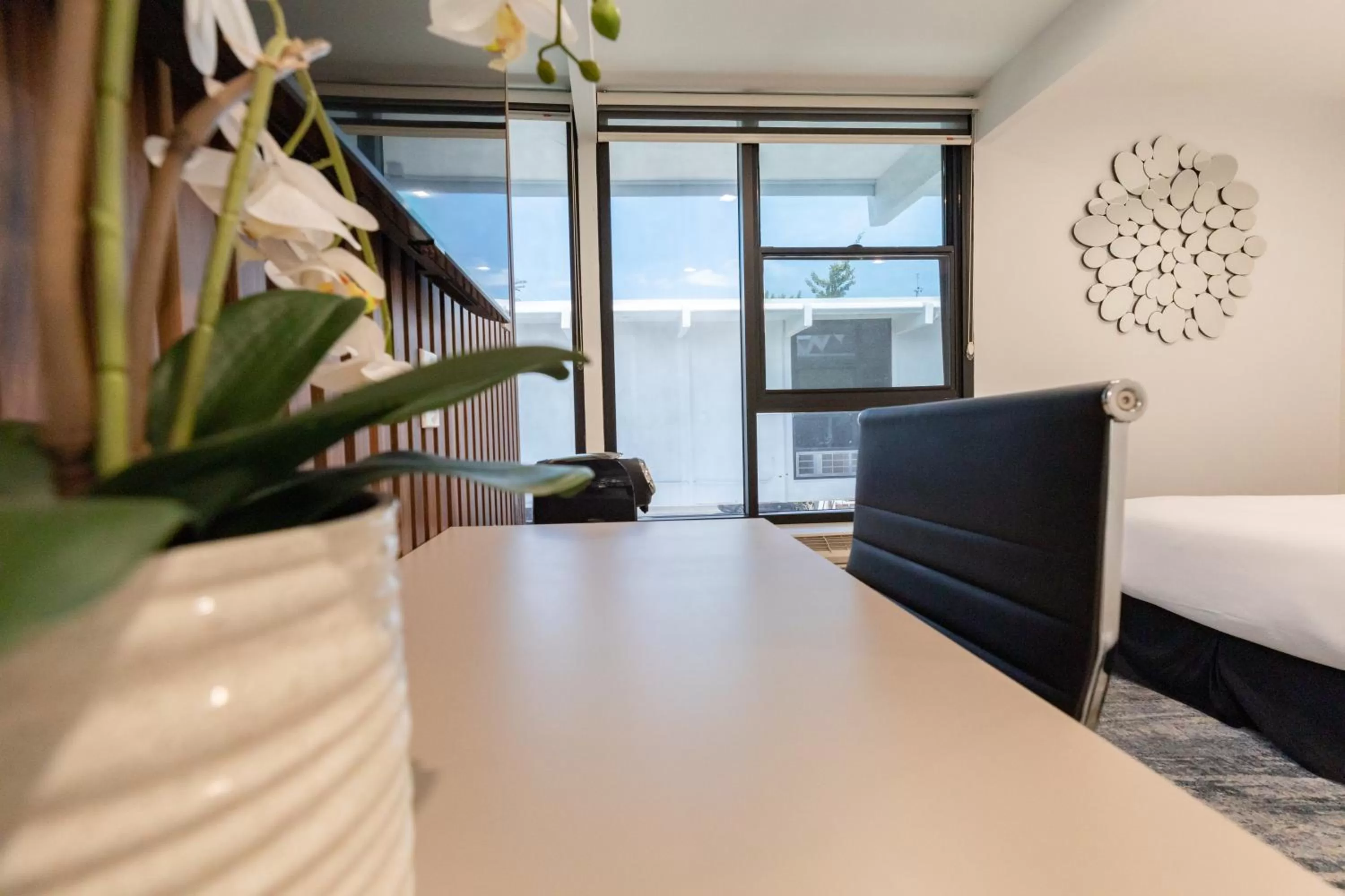 Seating area in Park Plaza Lodge