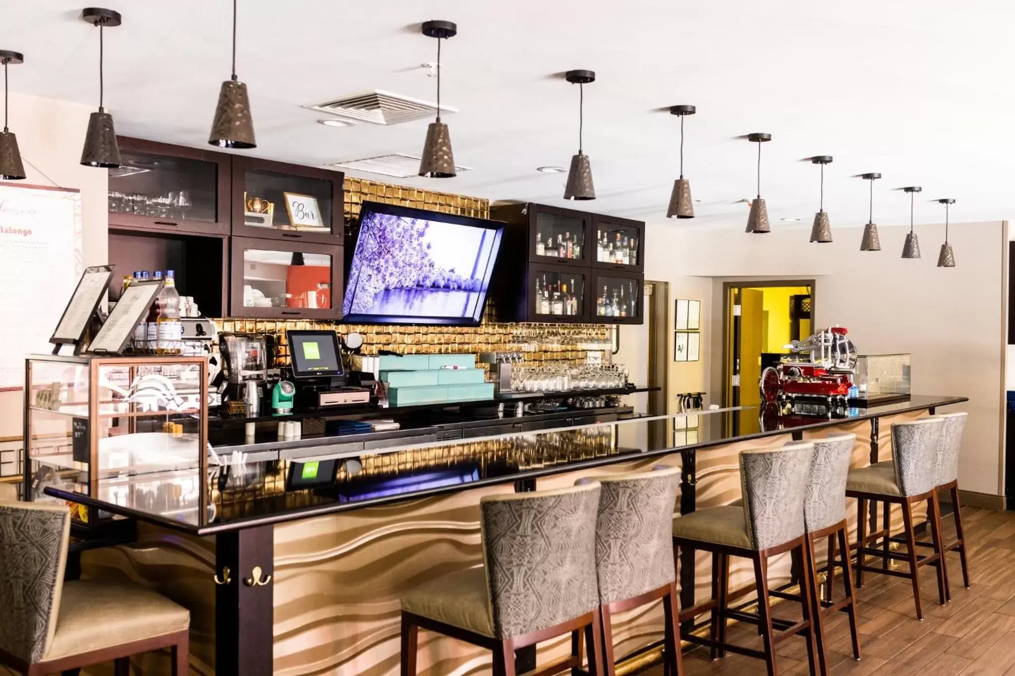 Restaurant/places to eat, Lounge/Bar in Hotel Indigo San Antonio Riverwalk, an IHG Hotel