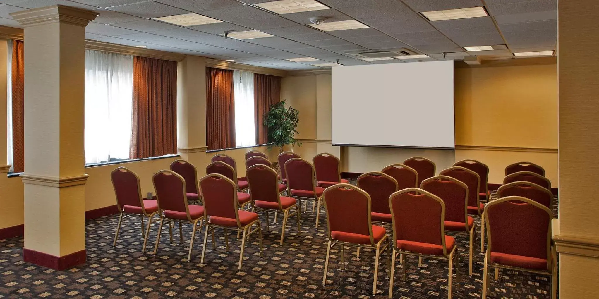 Meeting/conference room in Holiday Inn Washington-Central/White House, an IHG Hotel