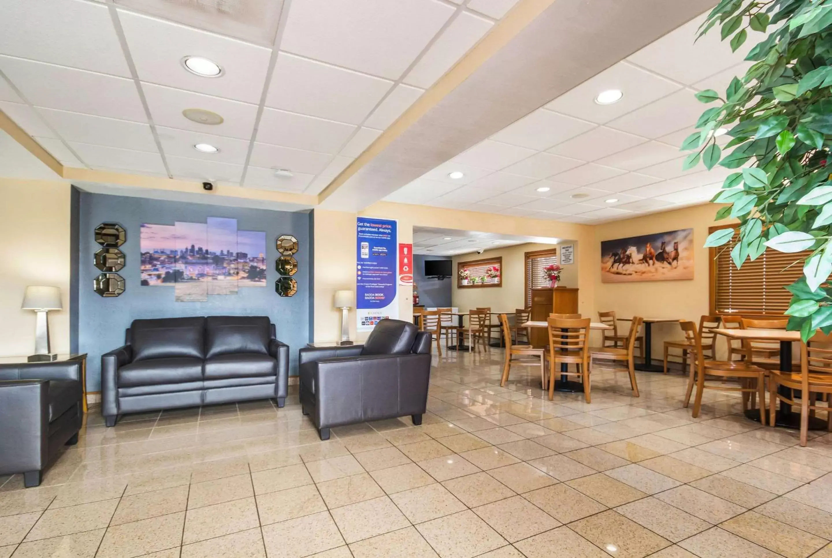 Lobby or reception in Econo Lodge Inn & Suites I-35 at Shawnee Mission