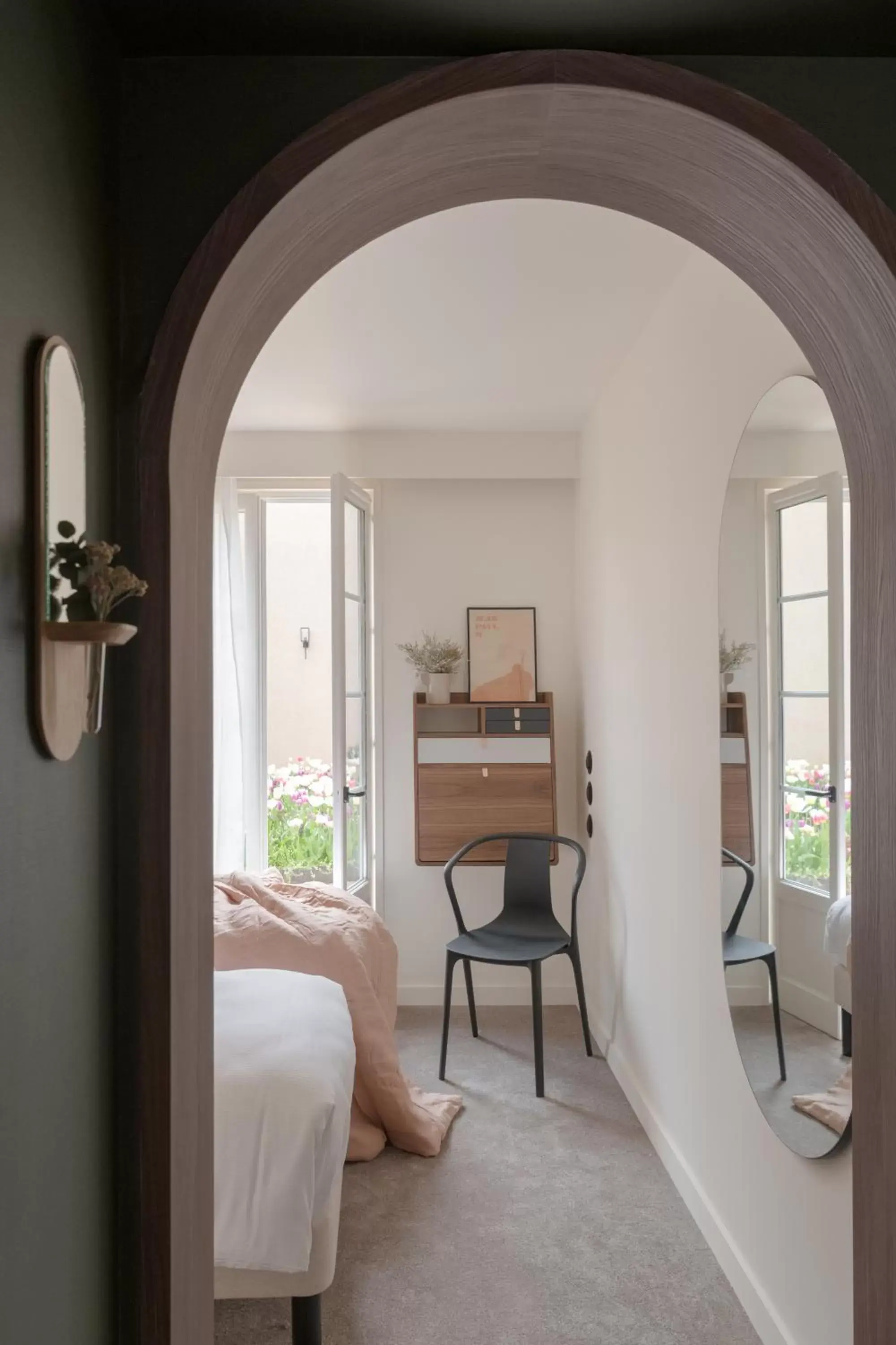 Seating area in Hôtel Le Prieuré