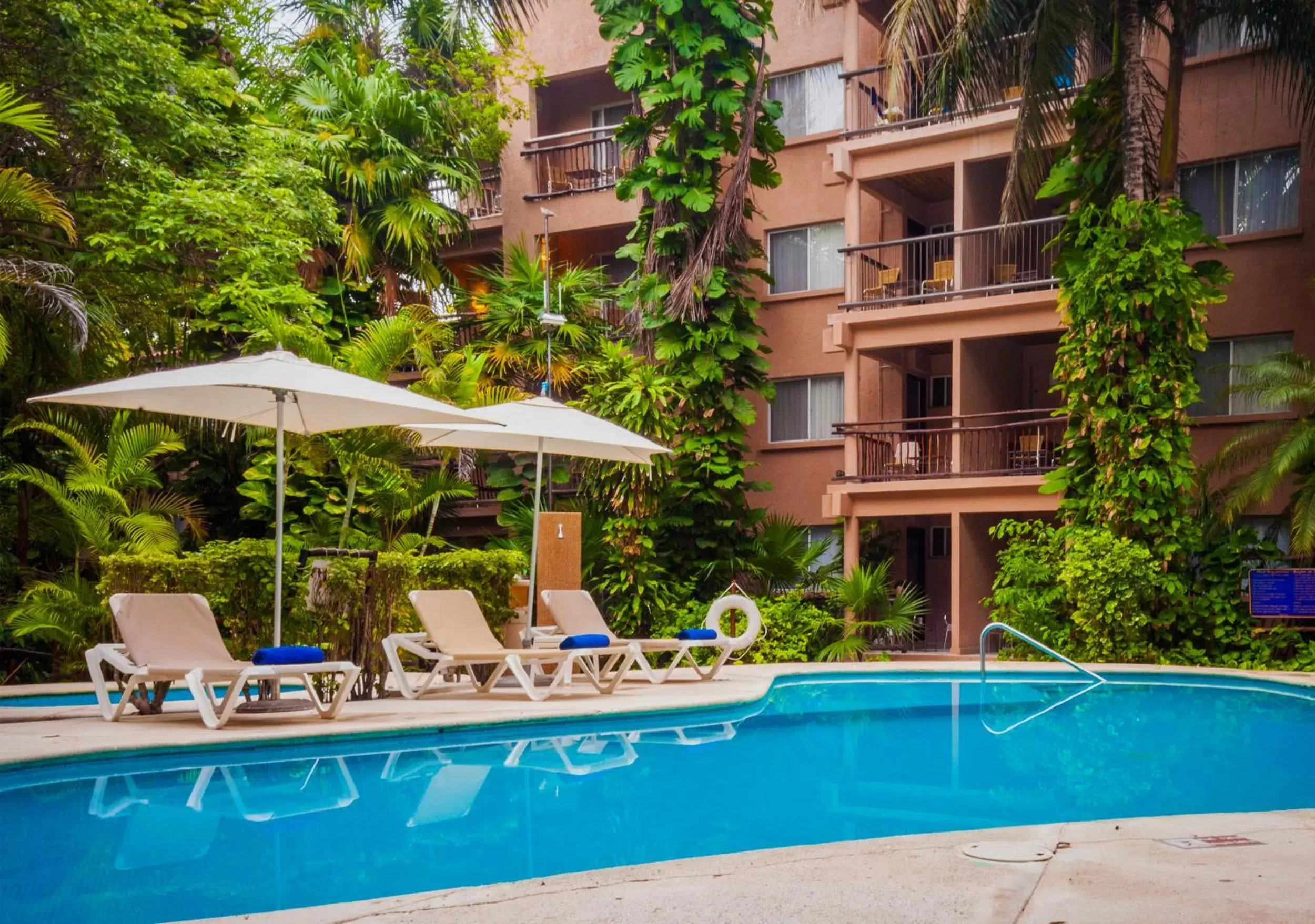 Swimming Pool in Tukan Hotel Playa del Carmen