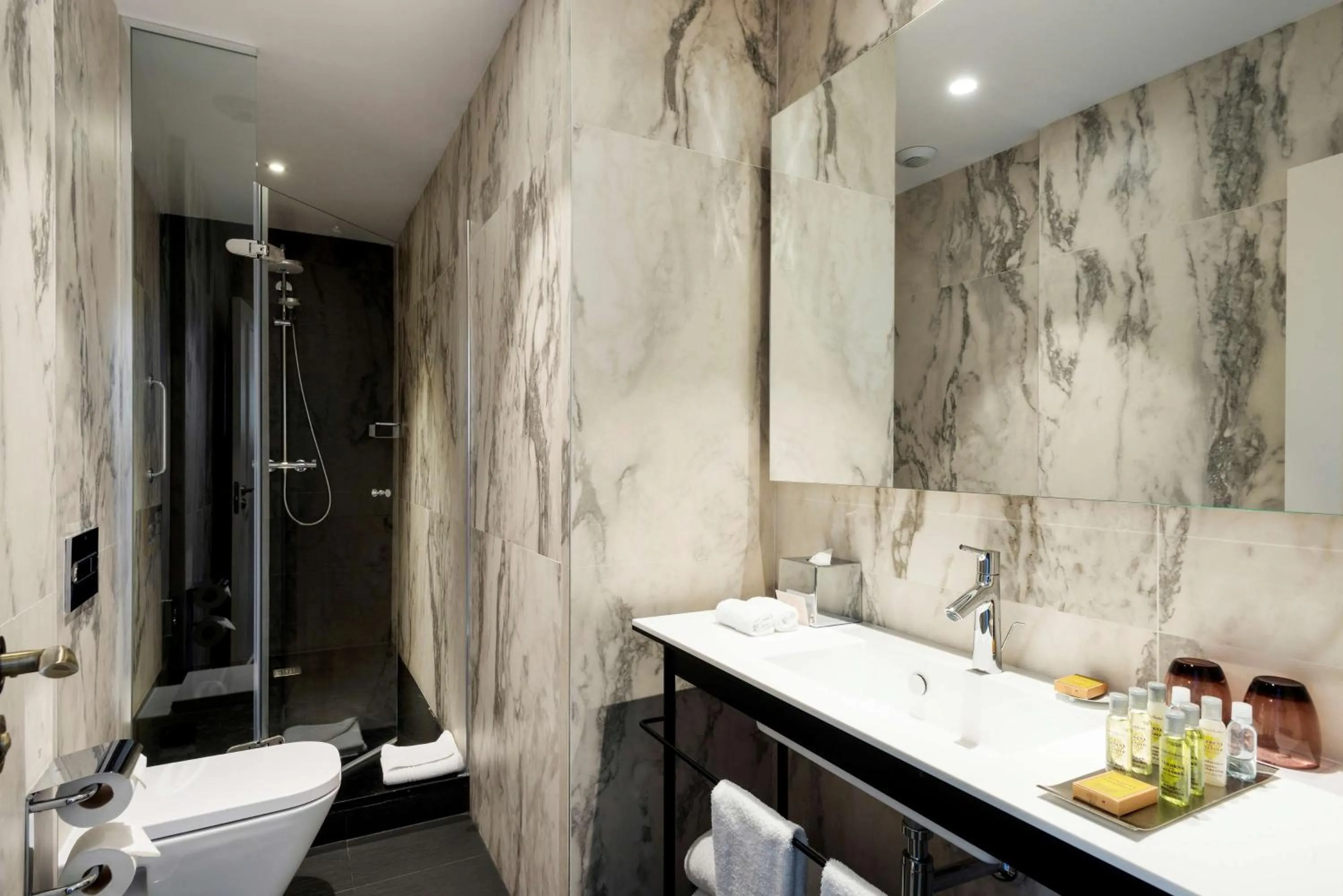 Bathroom in DoubleTree by Hilton Madrid-Prado