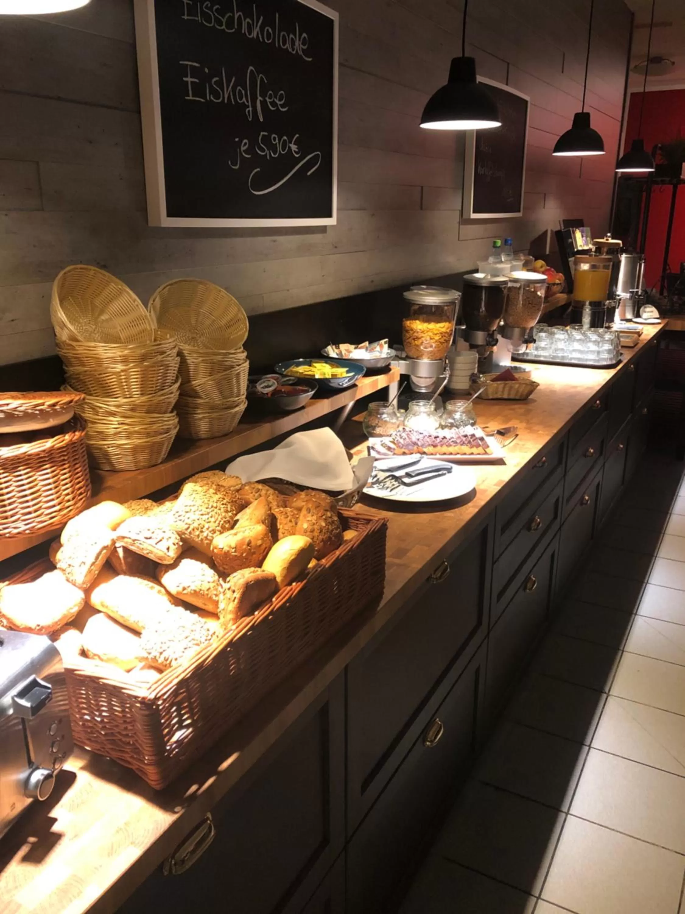 Breakfast in astral'Inn Leipzig Hotel & Restaurant