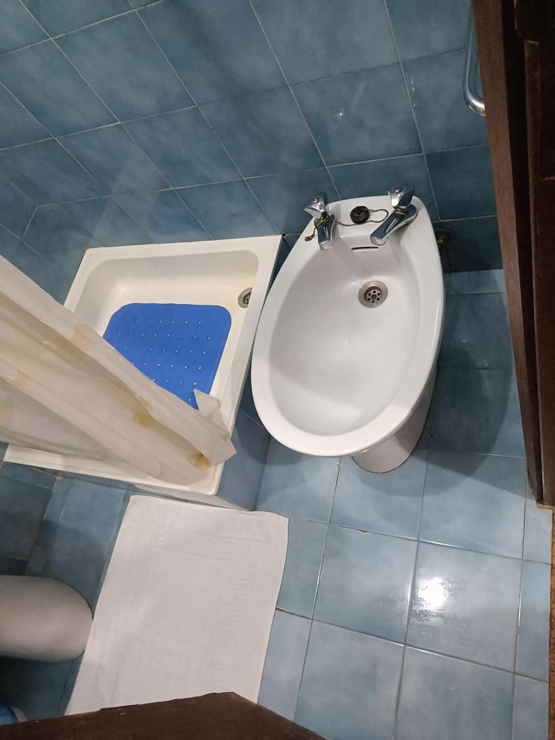 Bathroom in Alojamento Local Largo da Igreja