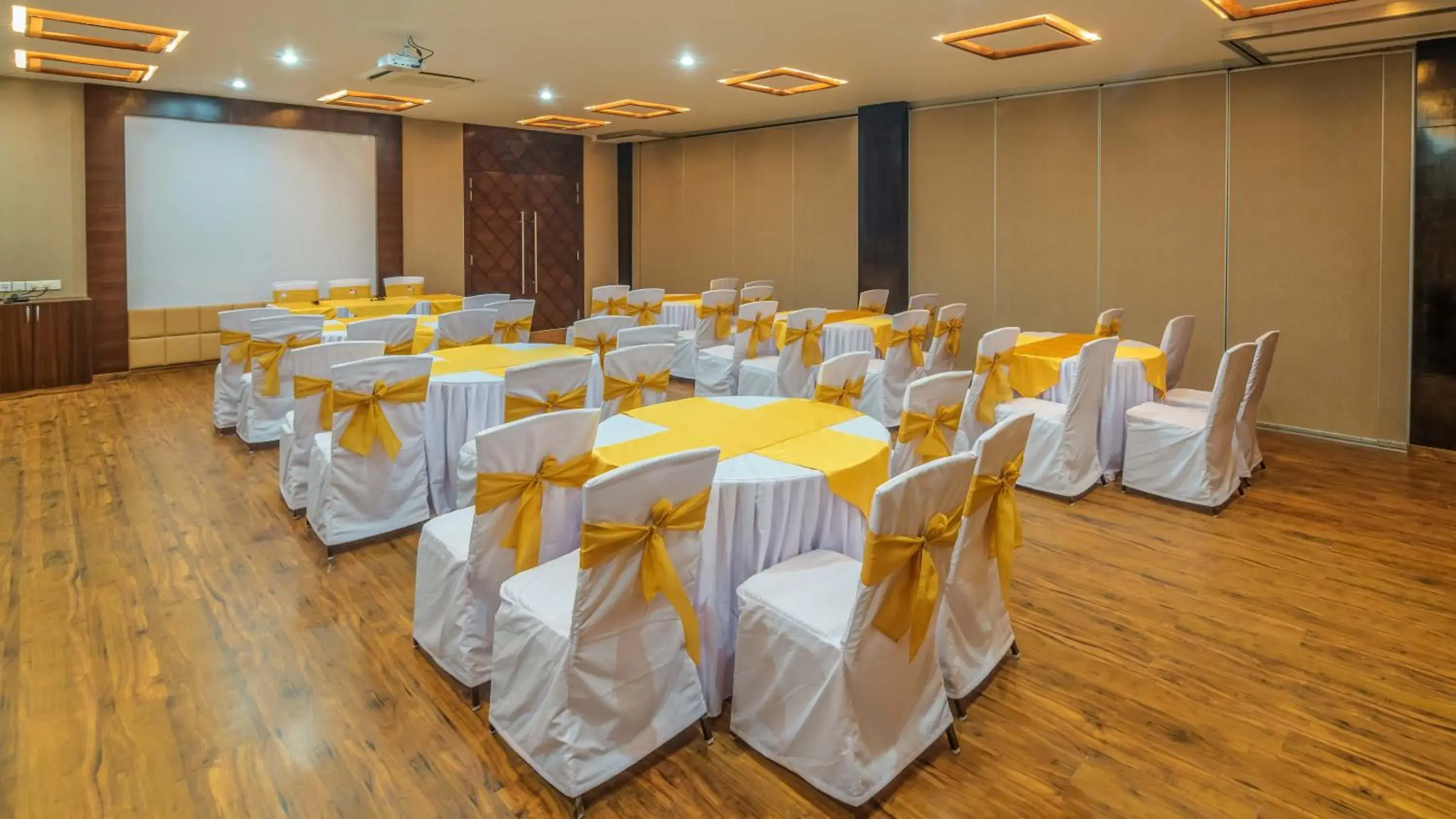 Banquet/Function facilities, Banquet Facilities in Mango Hotels - Prangan