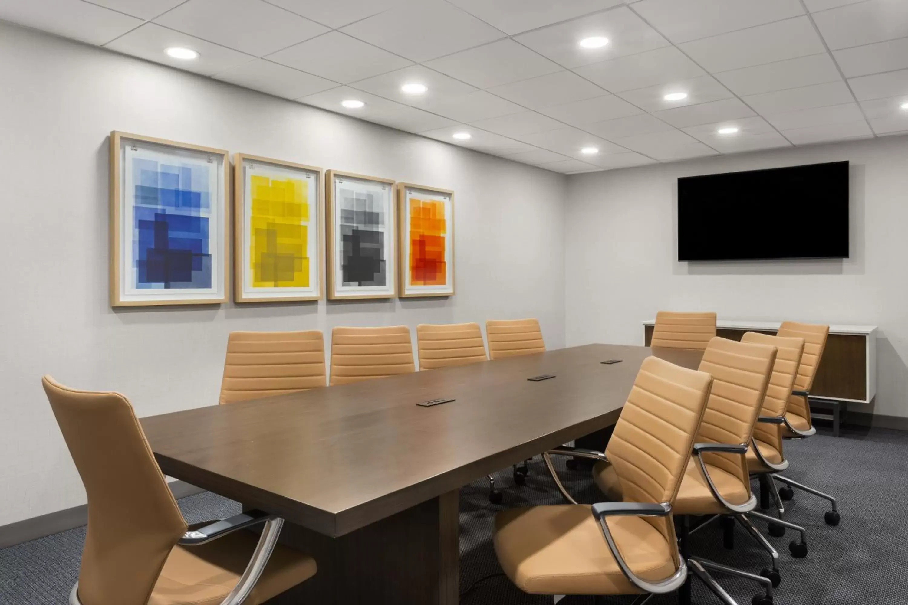 Meeting/conference room in Holiday Inn Express Atlanta Airport - North, an IHG Hotel