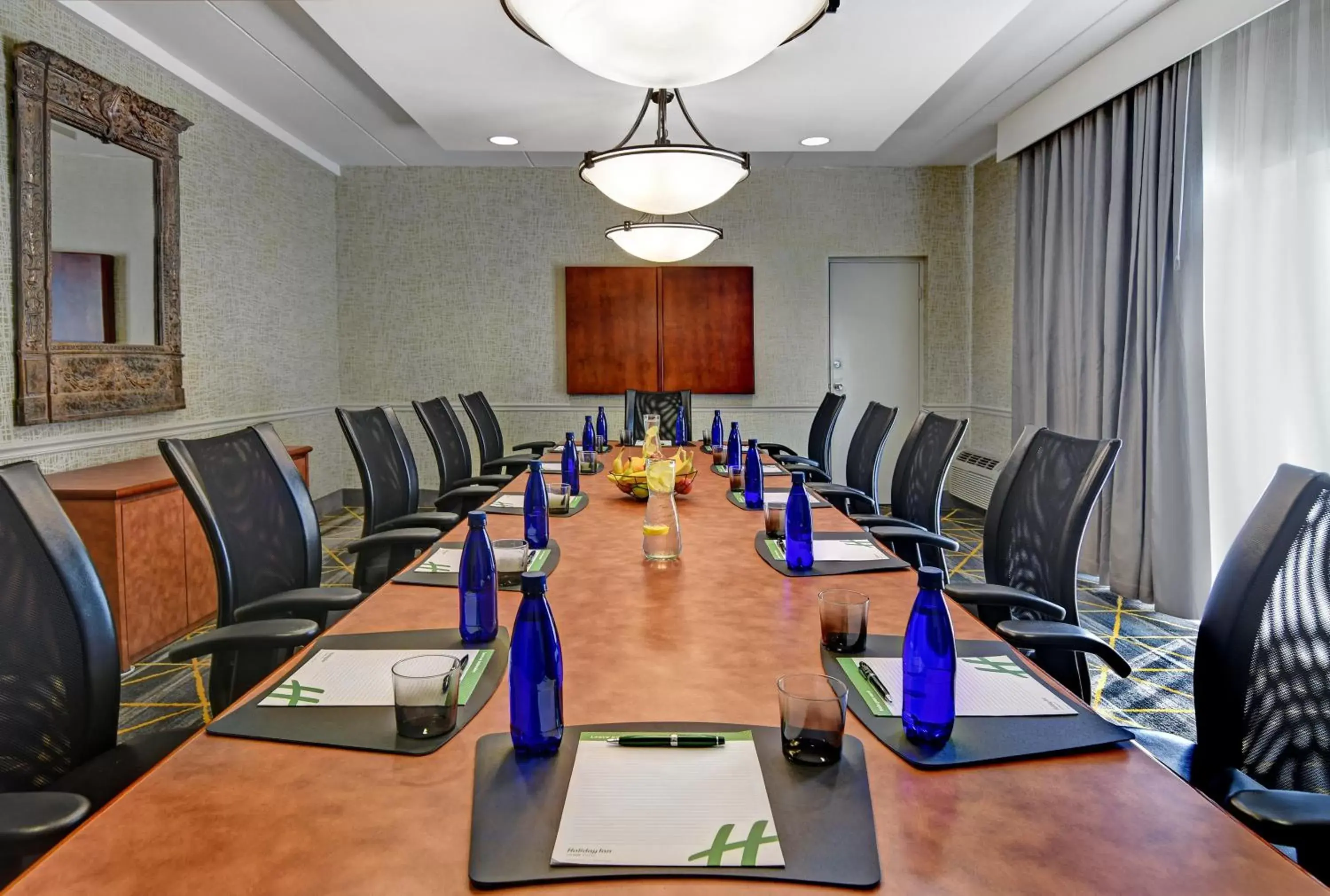 Meeting/conference room, Business Area/Conference Room in Holiday Inn Philadelphia-Cherry Hill, an IHG Hotel