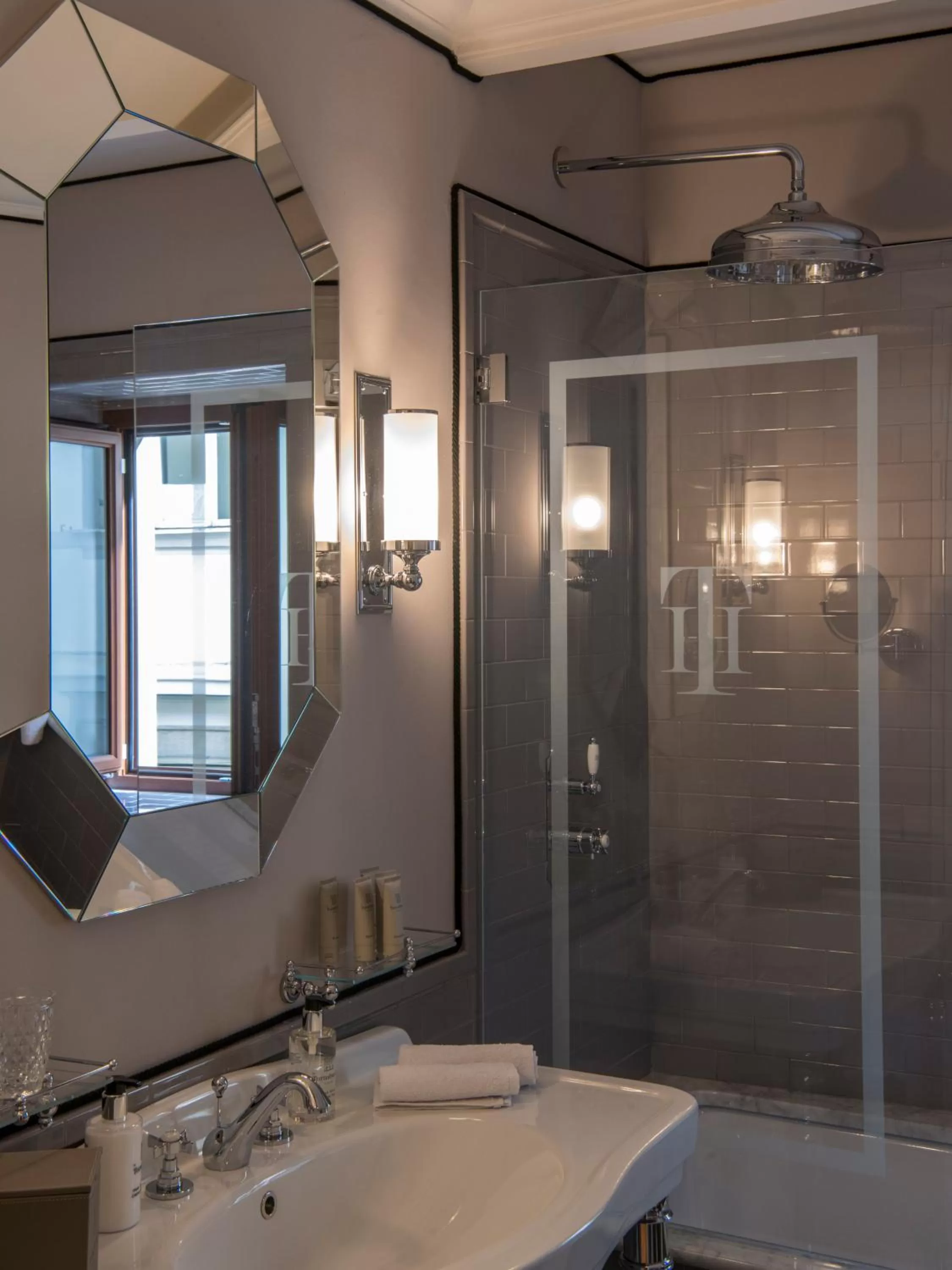 Bathroom in IL Tornabuoni The Unbound Collection by Hyatt