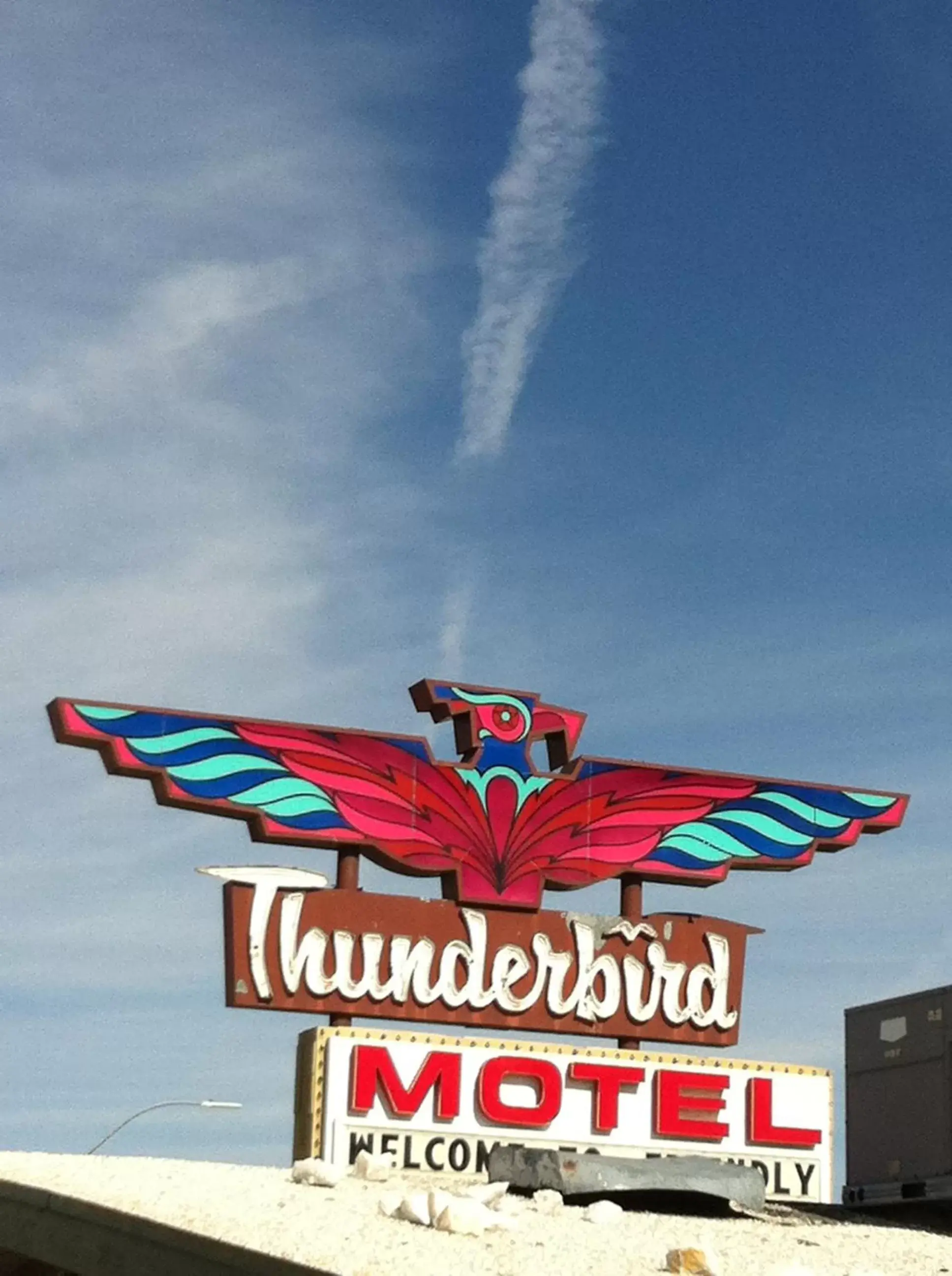 Facade/entrance in Thunderbird Motel