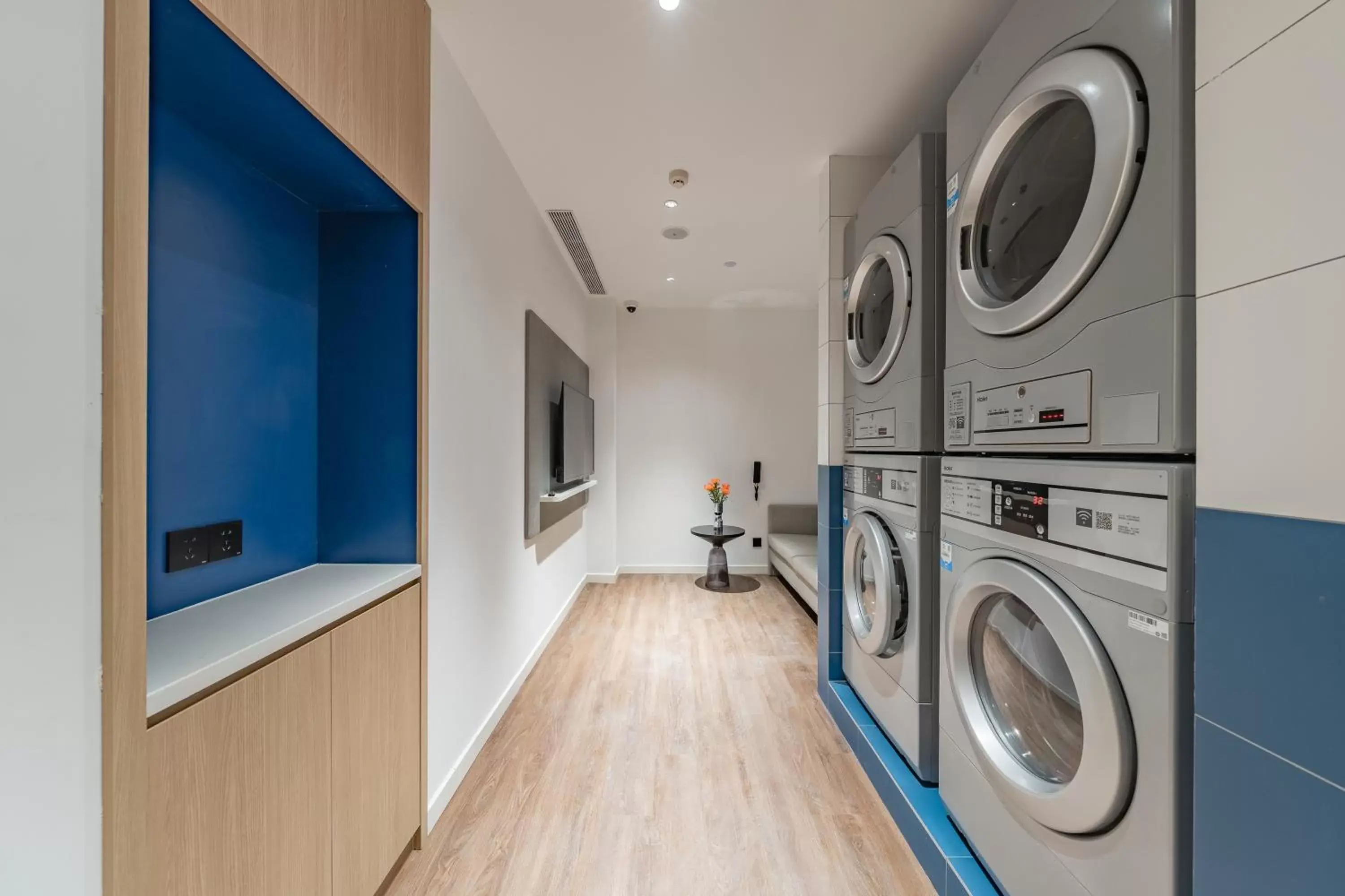 laundry, Kitchen/Kitchenette in Holiday Inn Express Shanghai Expo Centre, an IHG Hotel