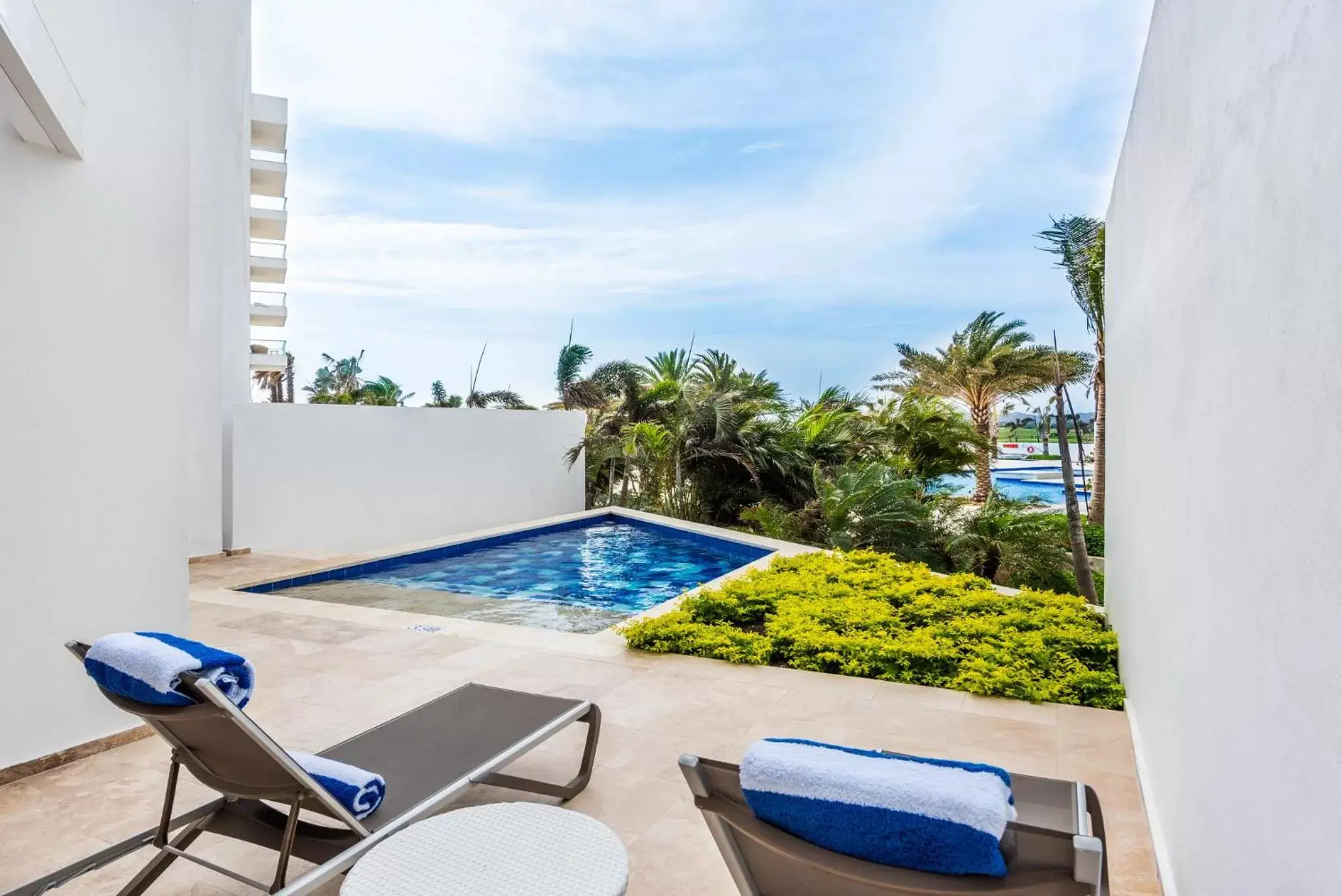 Swimming Pool in Dreams Karibana Cartagena Golf & Spa Resort