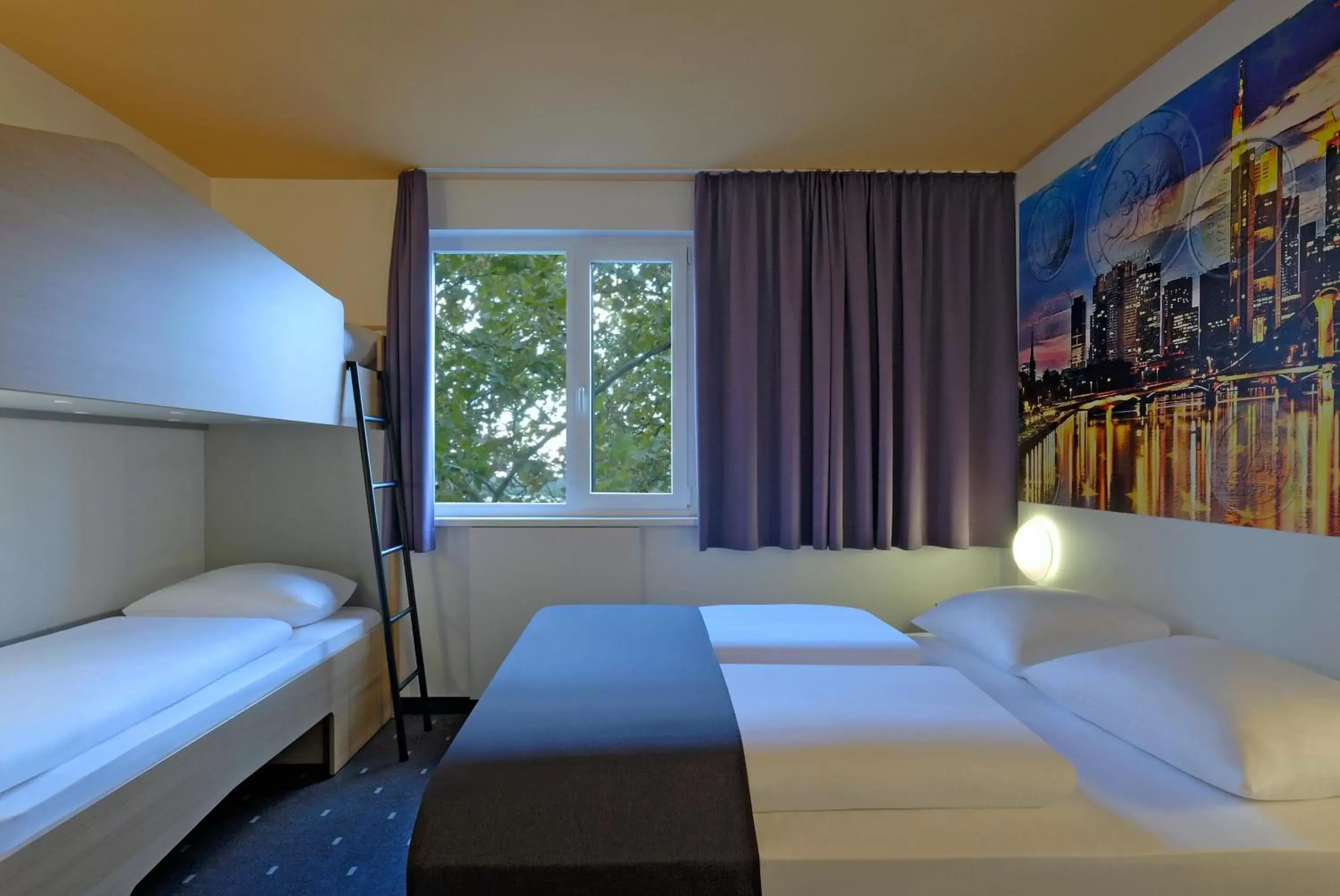 Photo of the whole room in B&B Hotel Frankfurt City-Ost