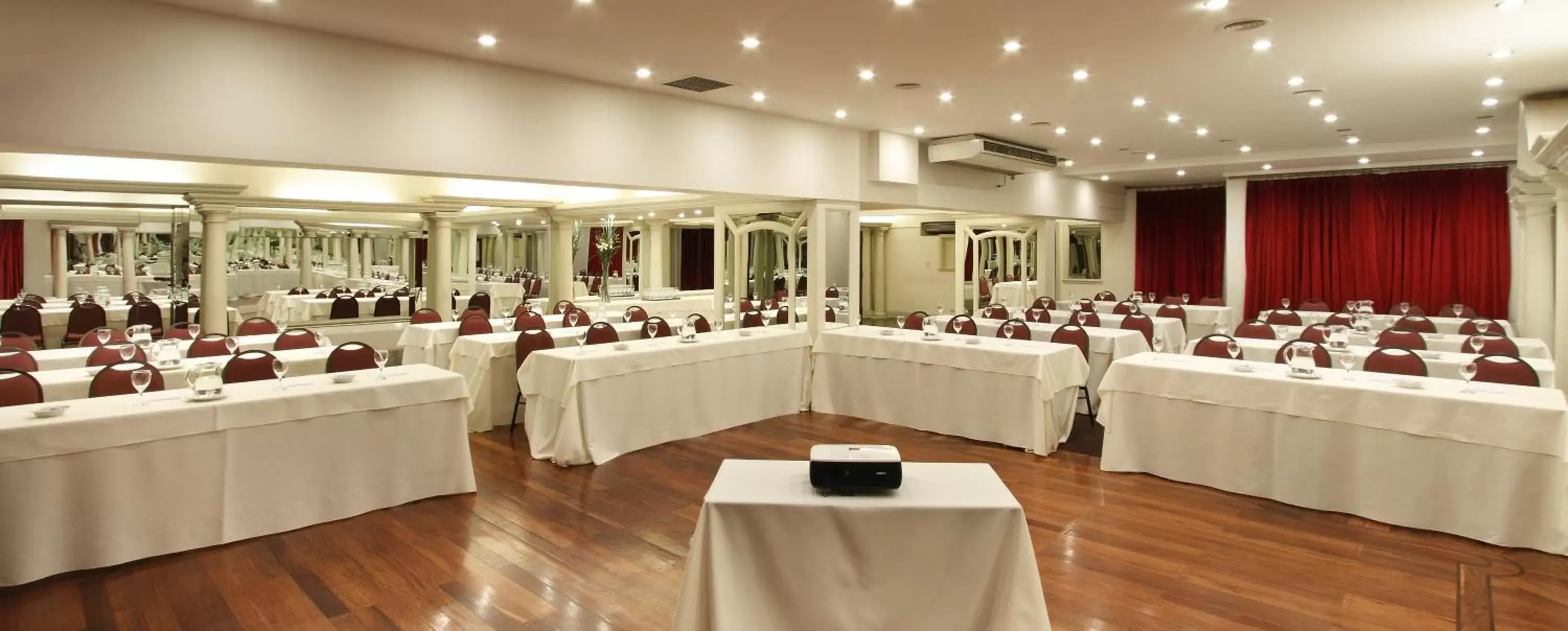 Meeting/conference room in Hotel Presidente Buenos Aires