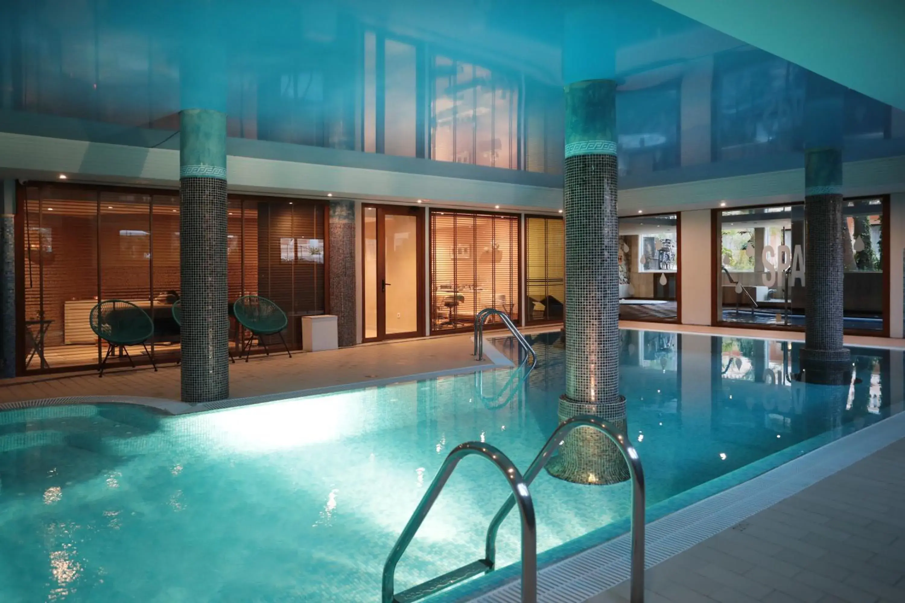 Spa and wellness centre/facilities, Swimming Pool in Mon Port Hotel & Spa