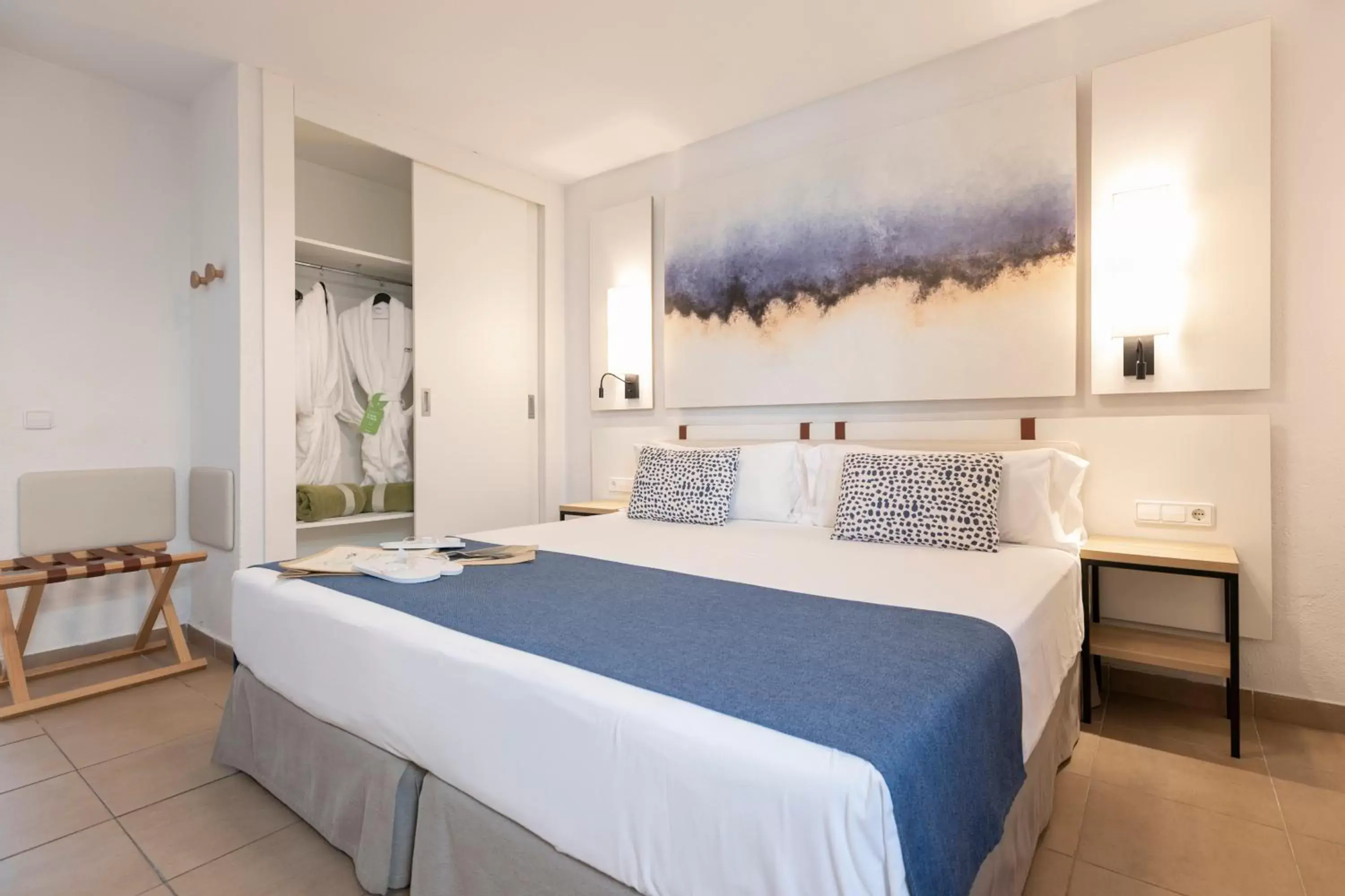 Bed in HD Parque Cristobal Tenerife Bed in HD Parque Cristobal Tenerife