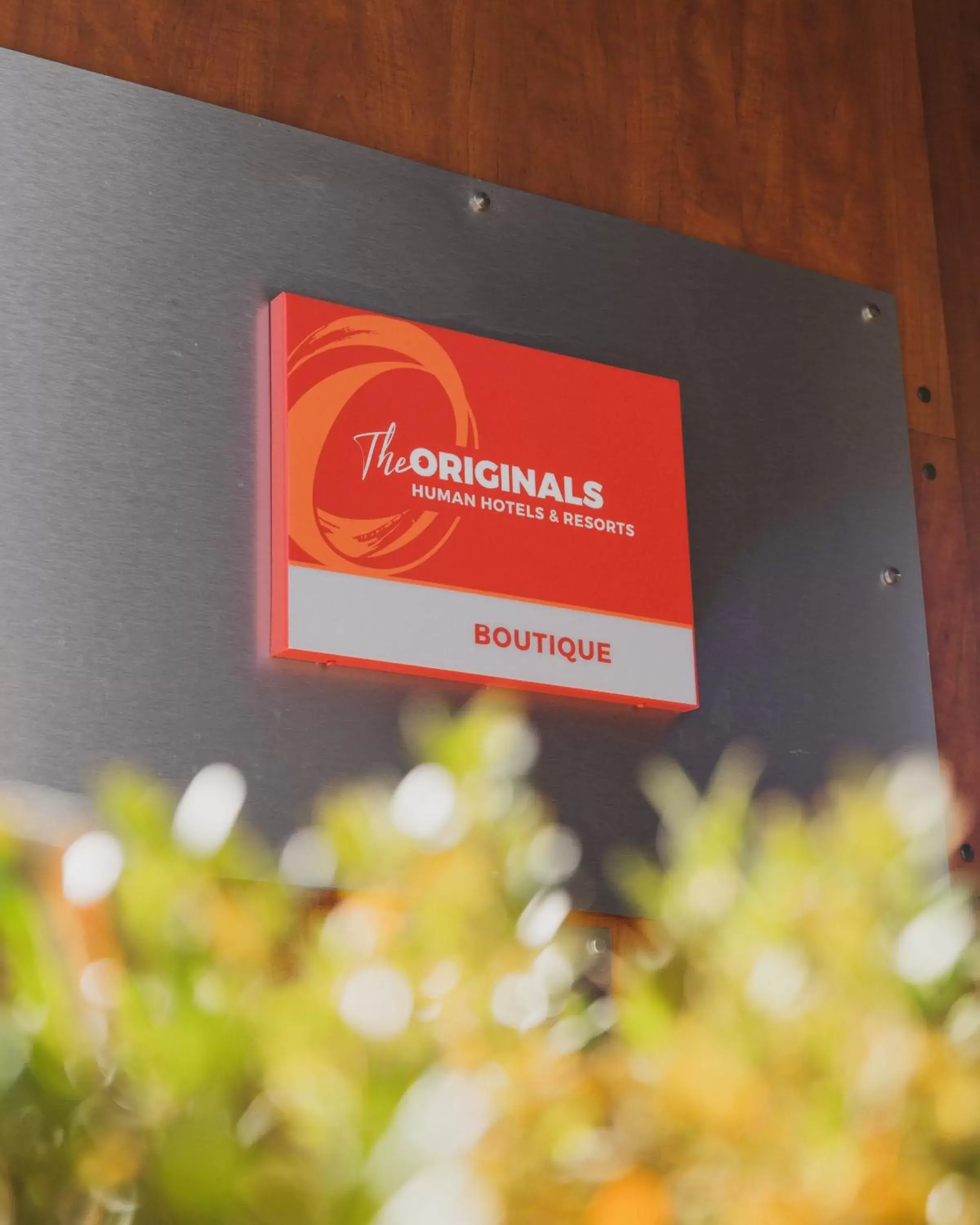 Facade/entrance in The Originals Boutique, Hôtel du Pont Roupt, Mende Facade/entrance in The Originals Boutique, Hôtel du Pont Roupt, Mende