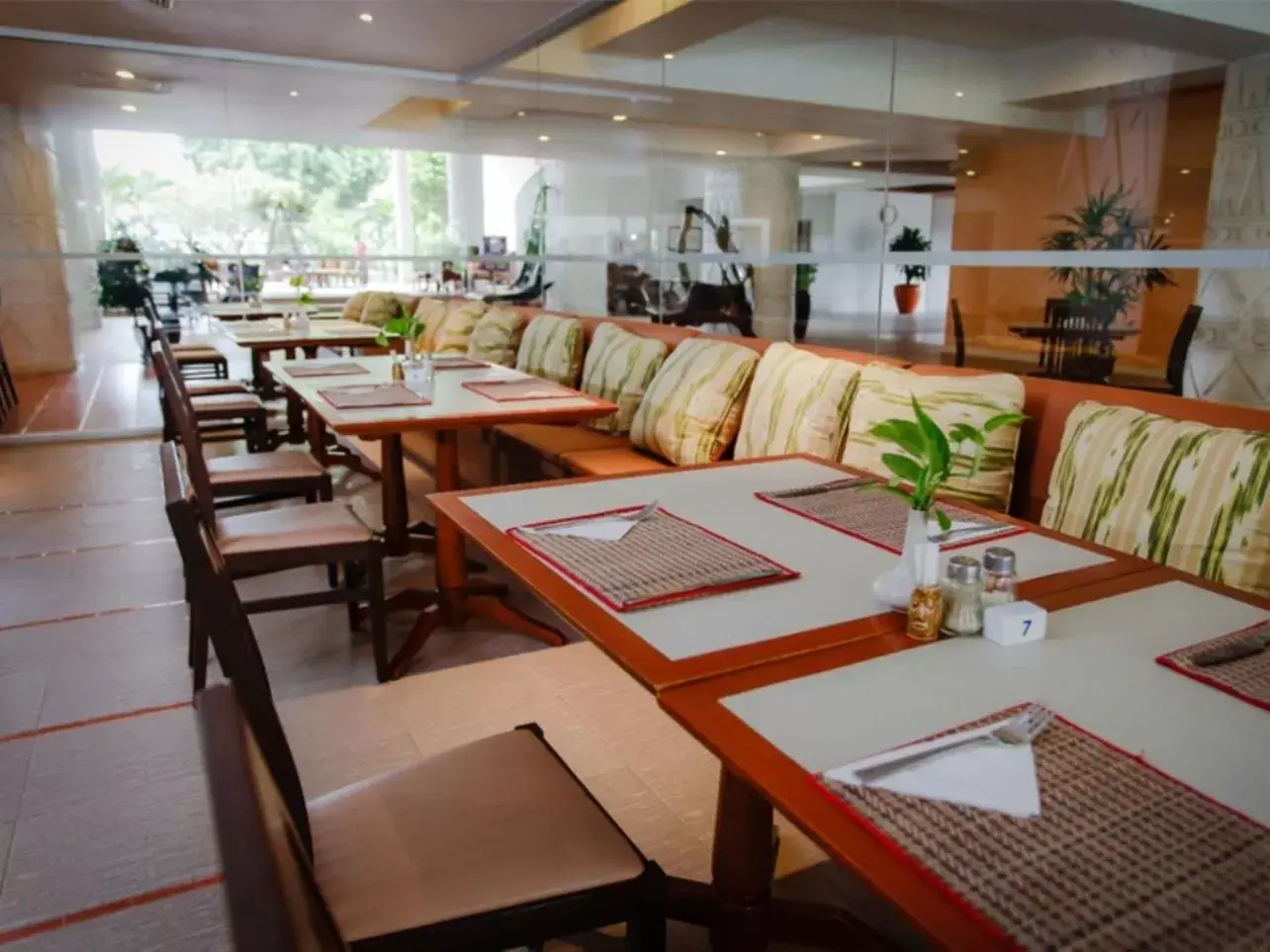 Breakfast, Restaurant/Places to Eat in Hotel Tropicana Pattaya - SHA Extra Plus