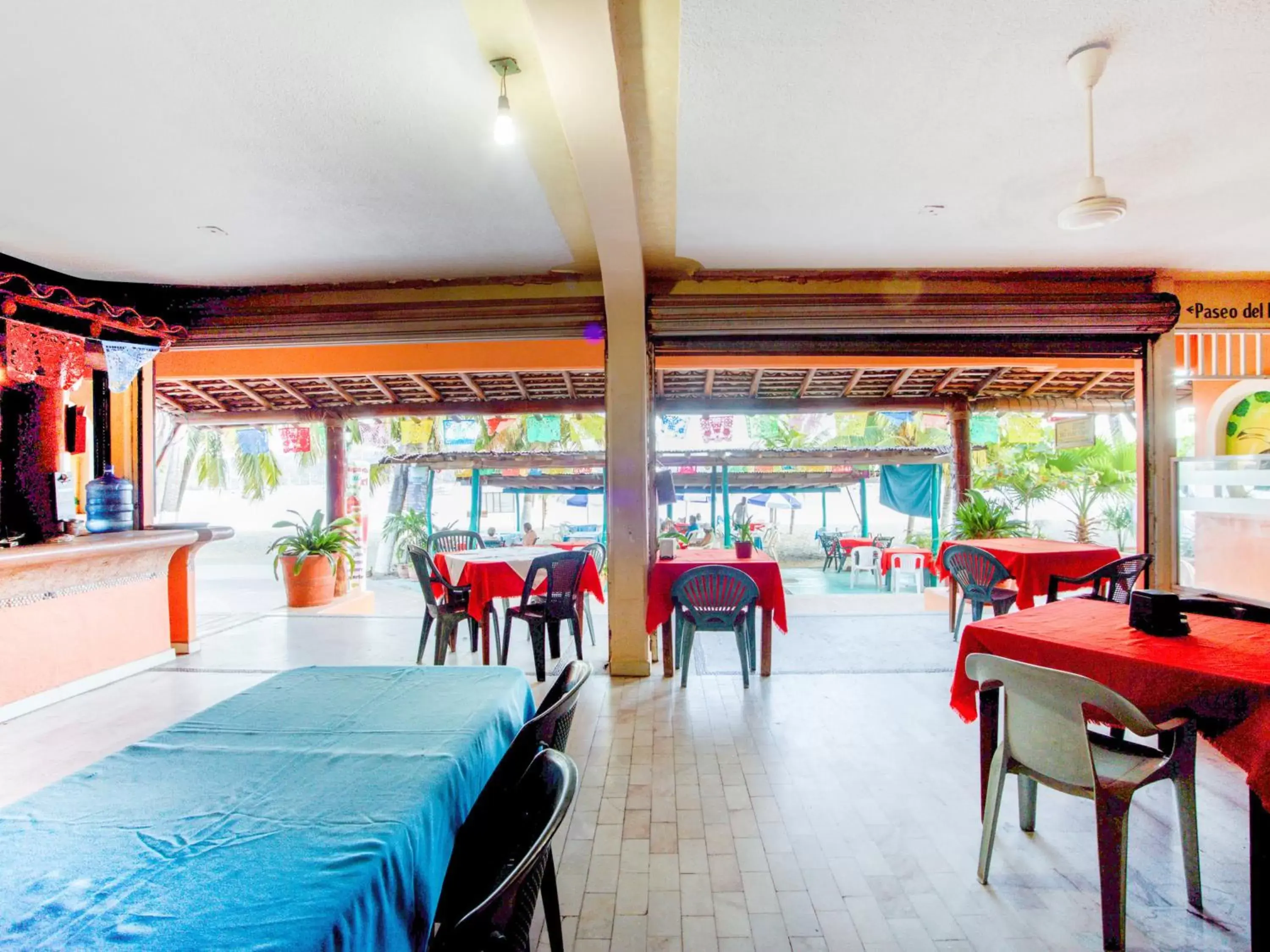 Restaurant/Places to Eat in Hotel Del Pescador
