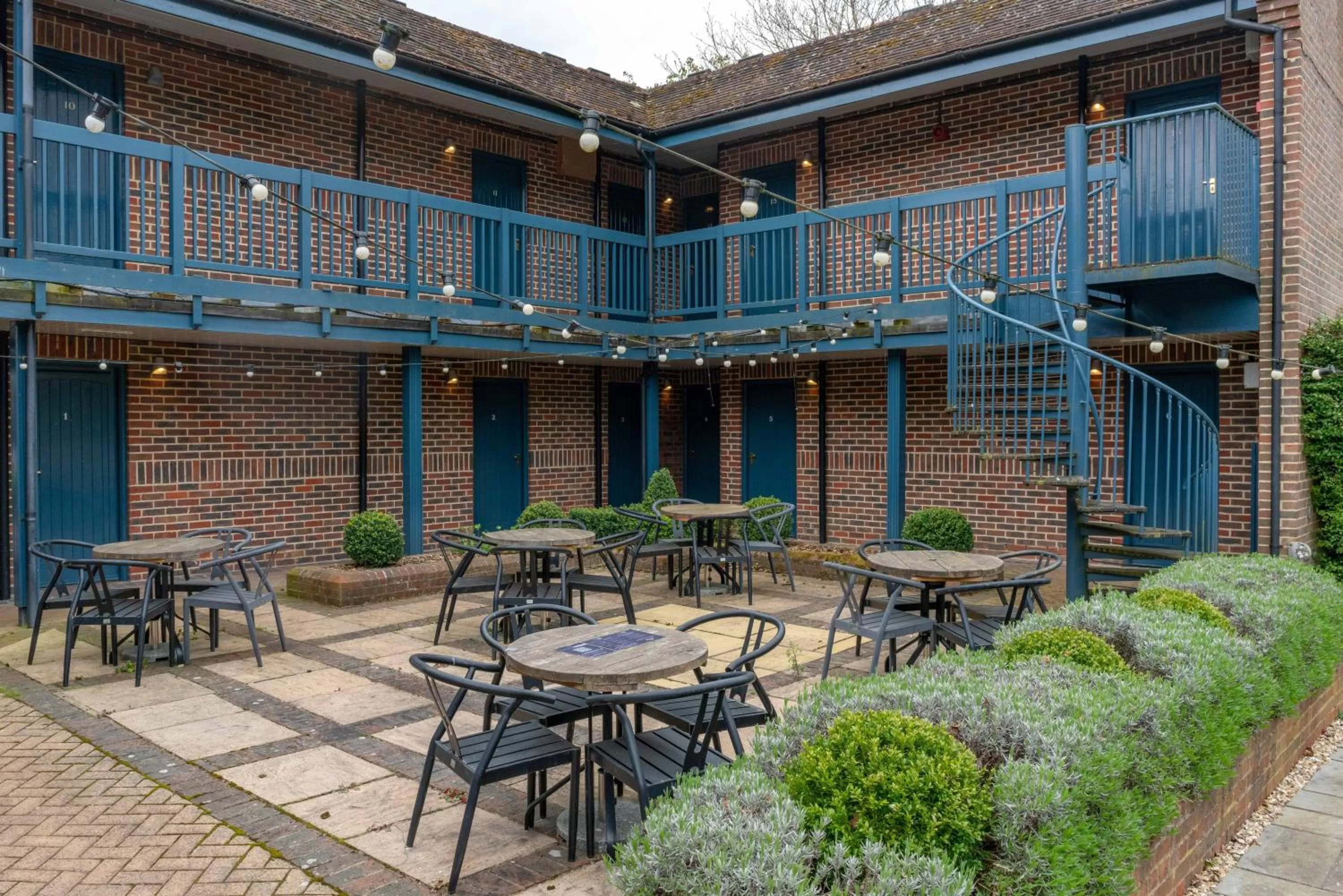 Property building in The Bird In Hand