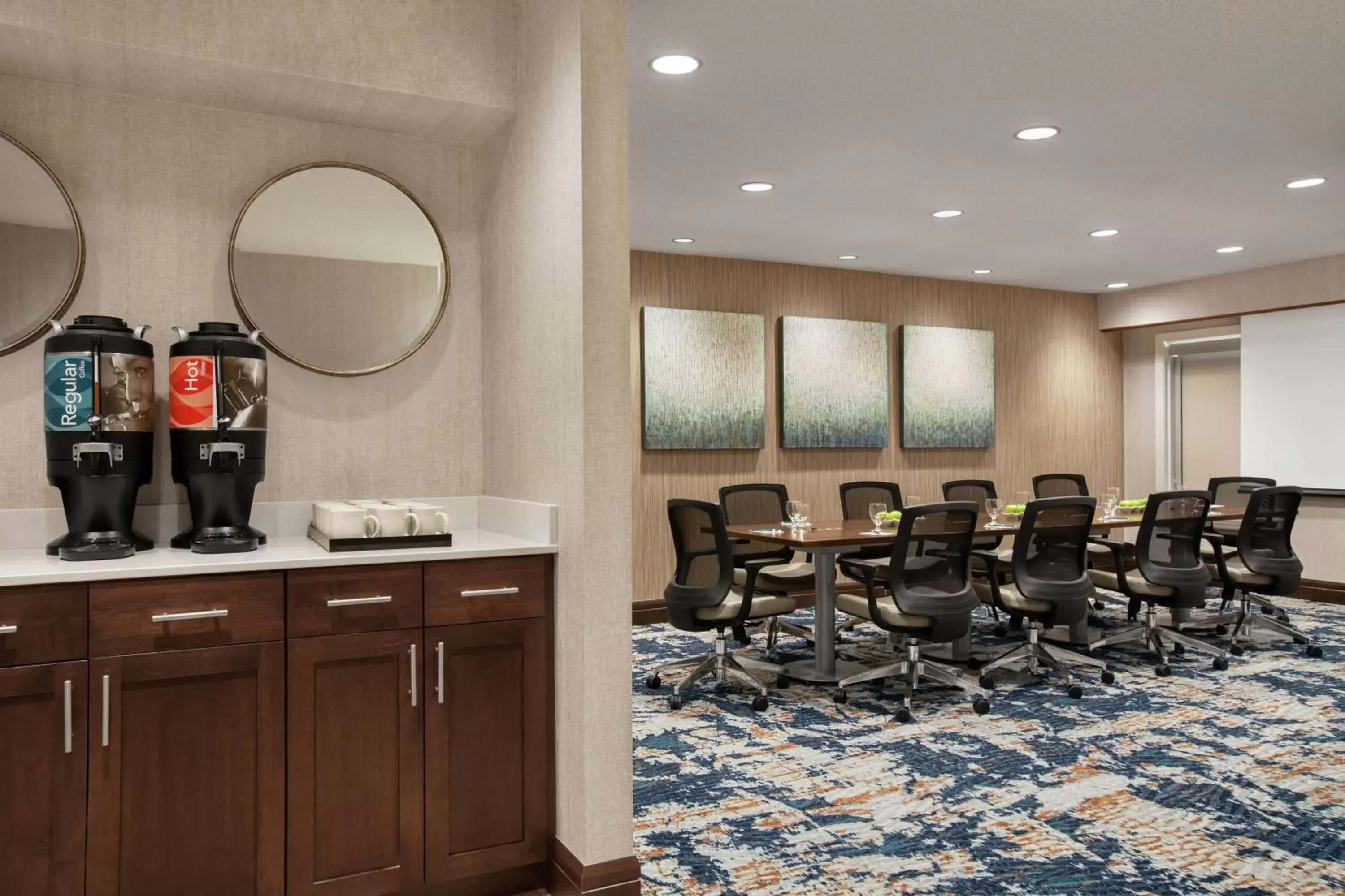 Meeting/conference room in Homewood Suites by Hilton Kansas City Airport