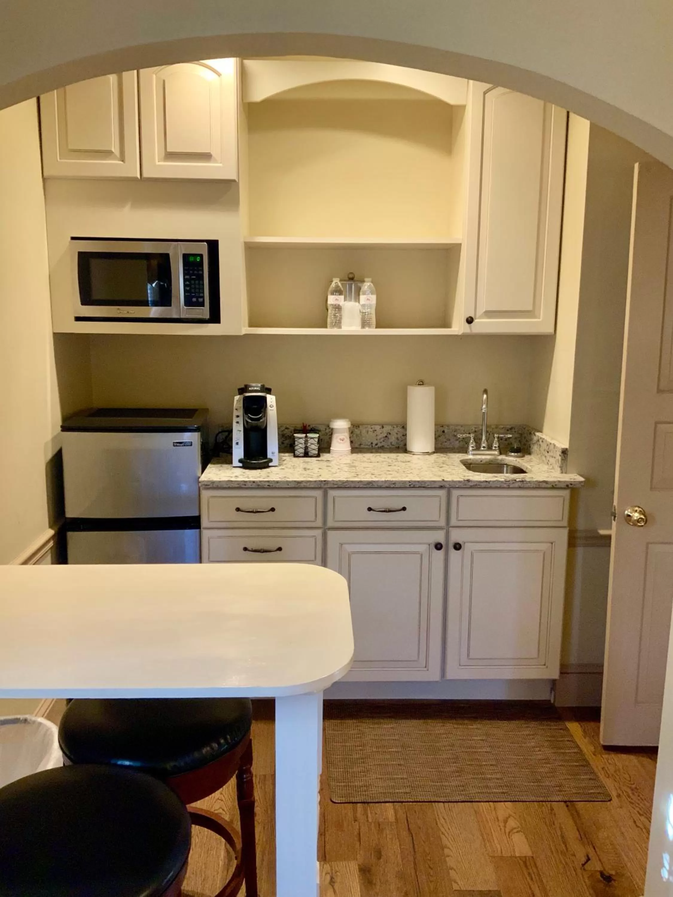 Kitchen or kitchenette in Joseph Ambler Inn