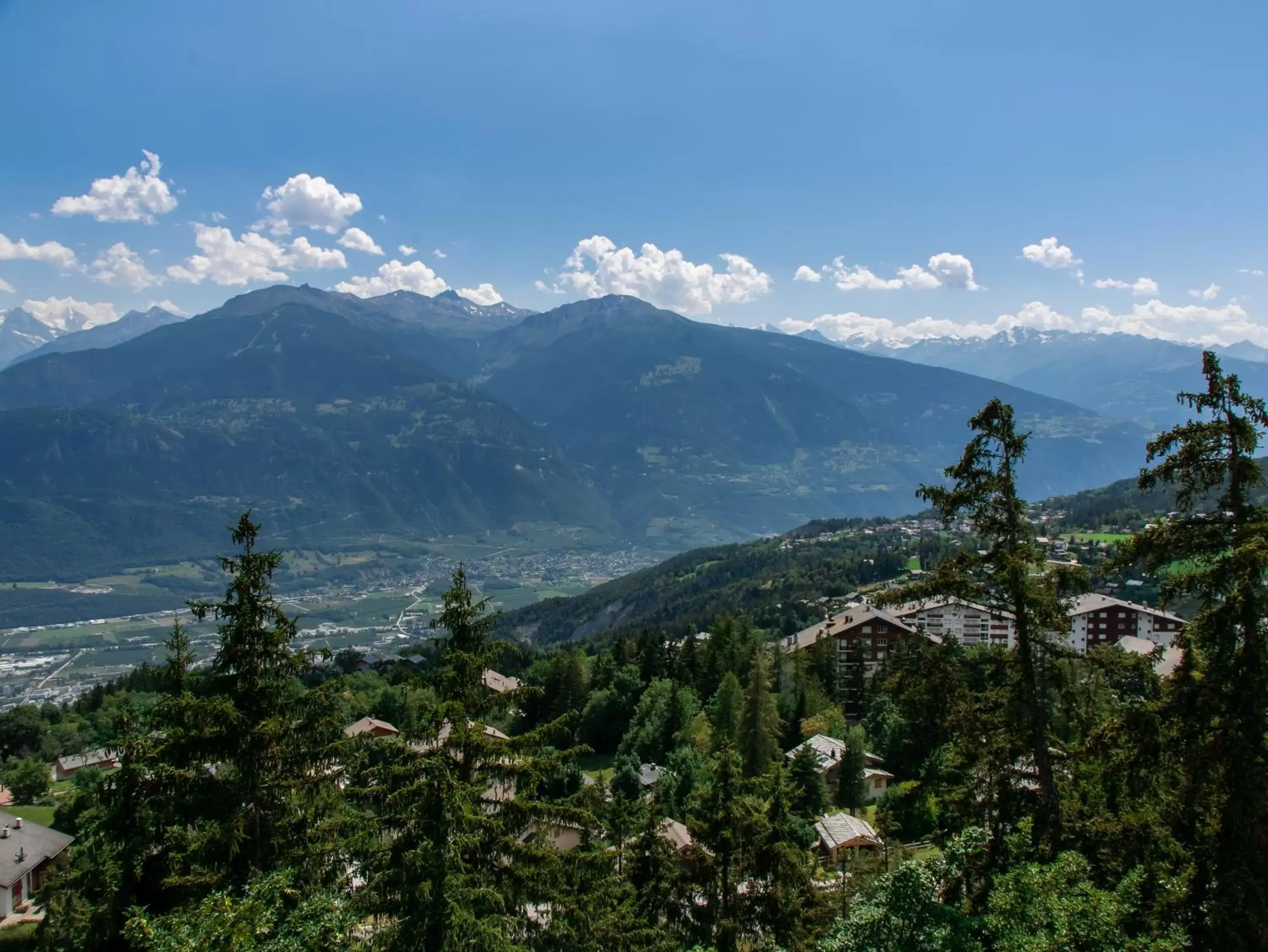 Mountain View in Hotel-Restaurant Le Mont Paisible, Crans-Montana