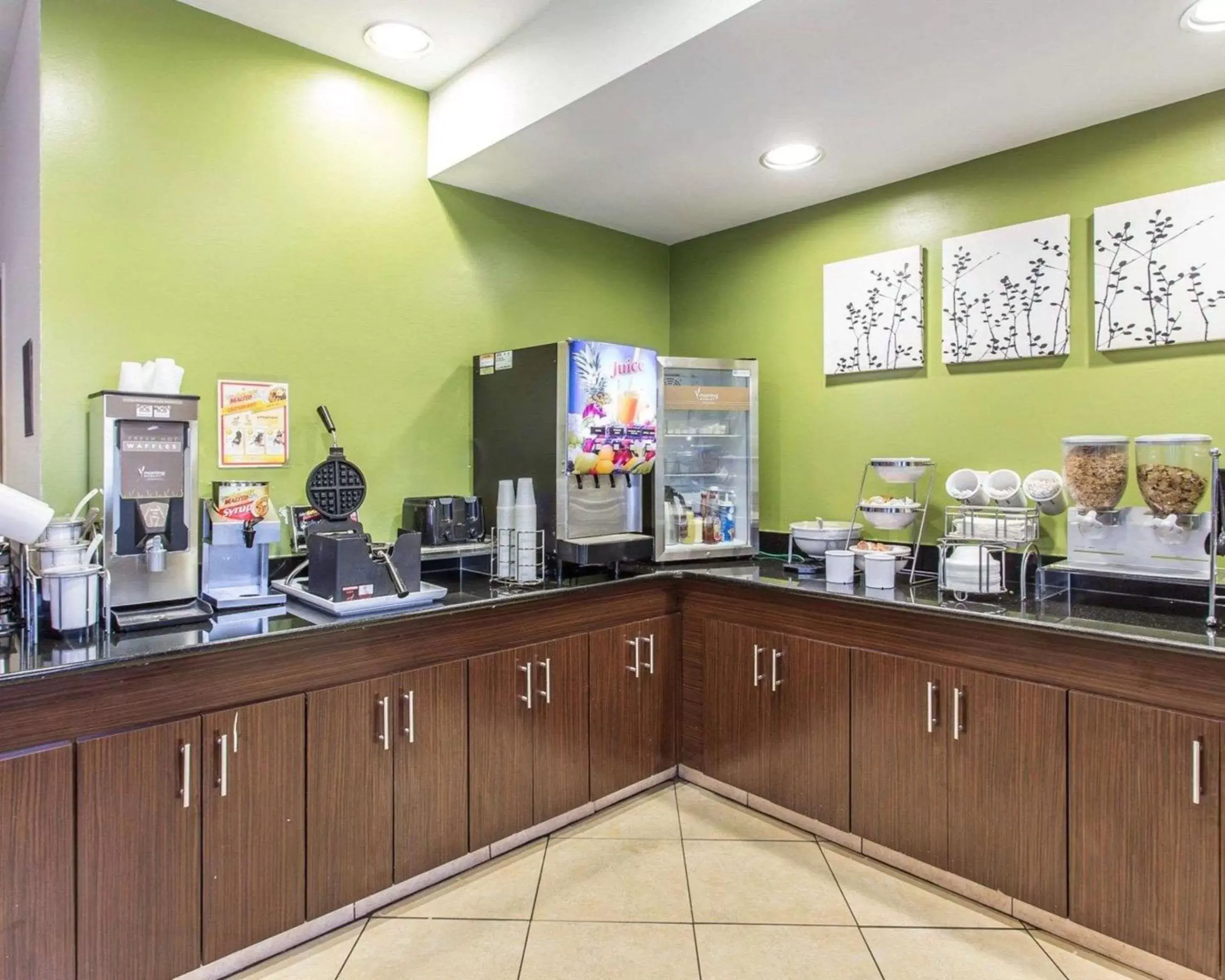 Restaurant/places to eat in Sleep Inn Columbia Restaurant/places to eat in Sleep Inn Columbia