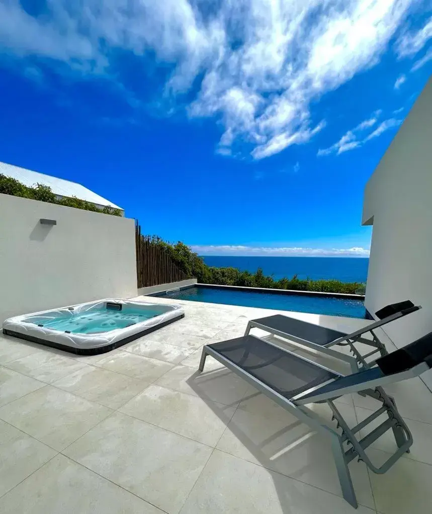 Balcony/Terrace, Swimming Pool in Sul Villas & Spa - Azores