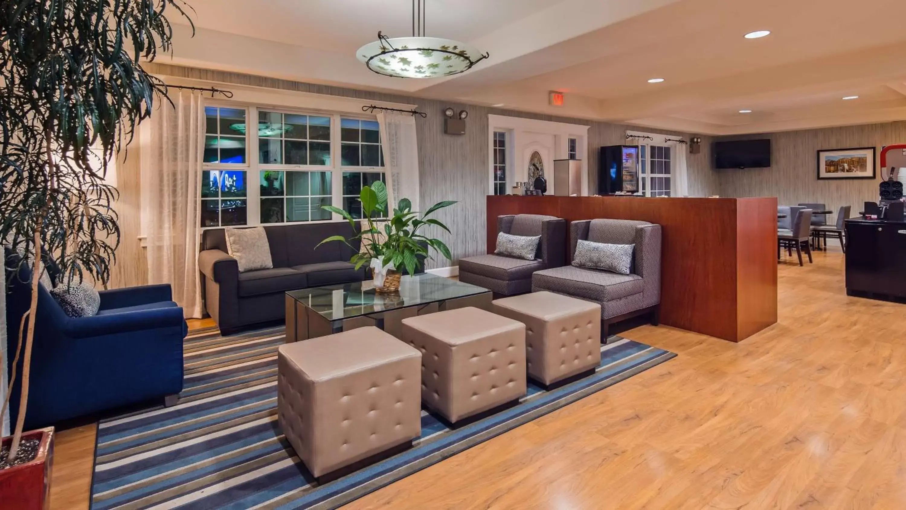 Lobby or reception, Lobby/Reception in Best Western Cedar Inn & Suites