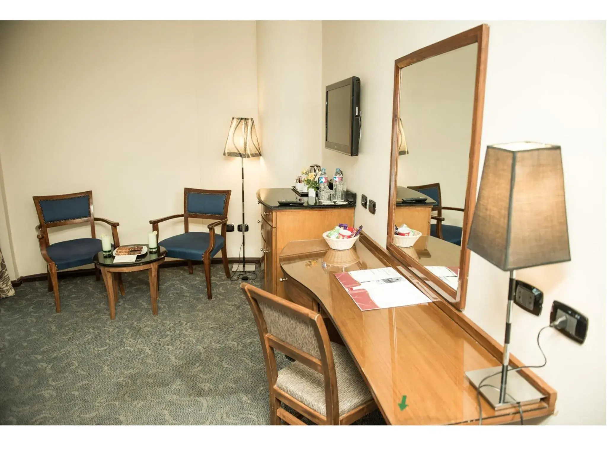 Bedroom, Seating Area in Cherry Maryski Hotel