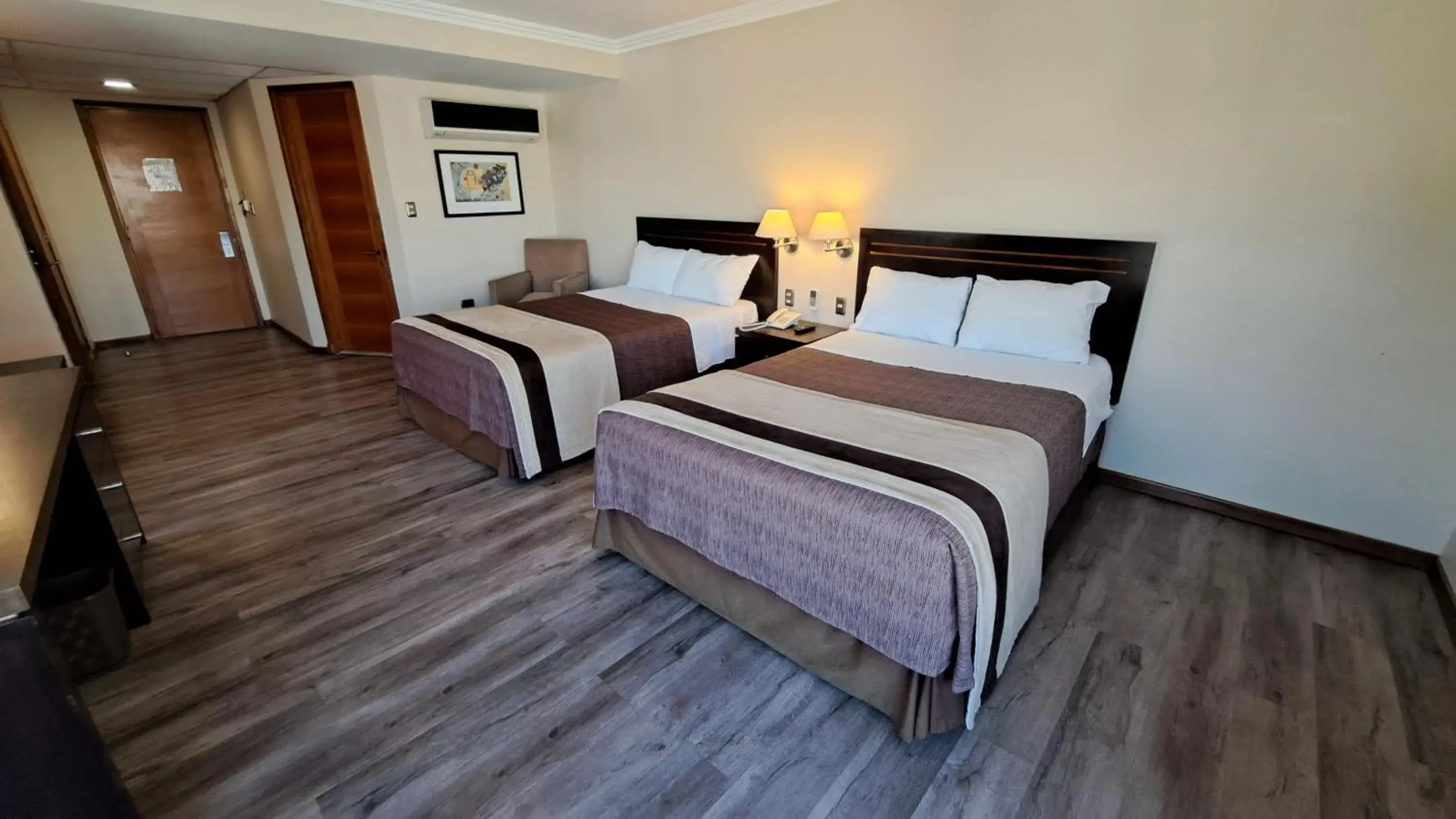 Bedroom, Bed in Hotel Diego de Almagro Valparaíso