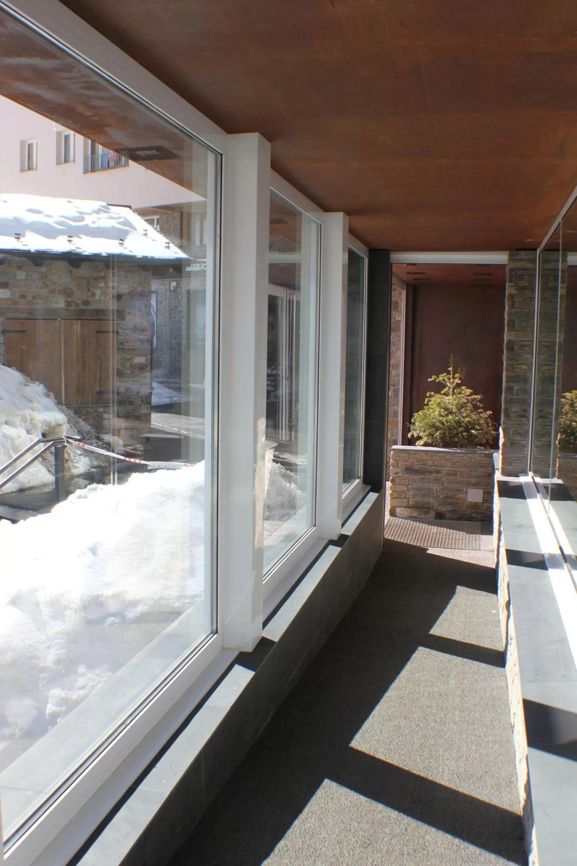 Facade/entrance in Hotel Kandahar