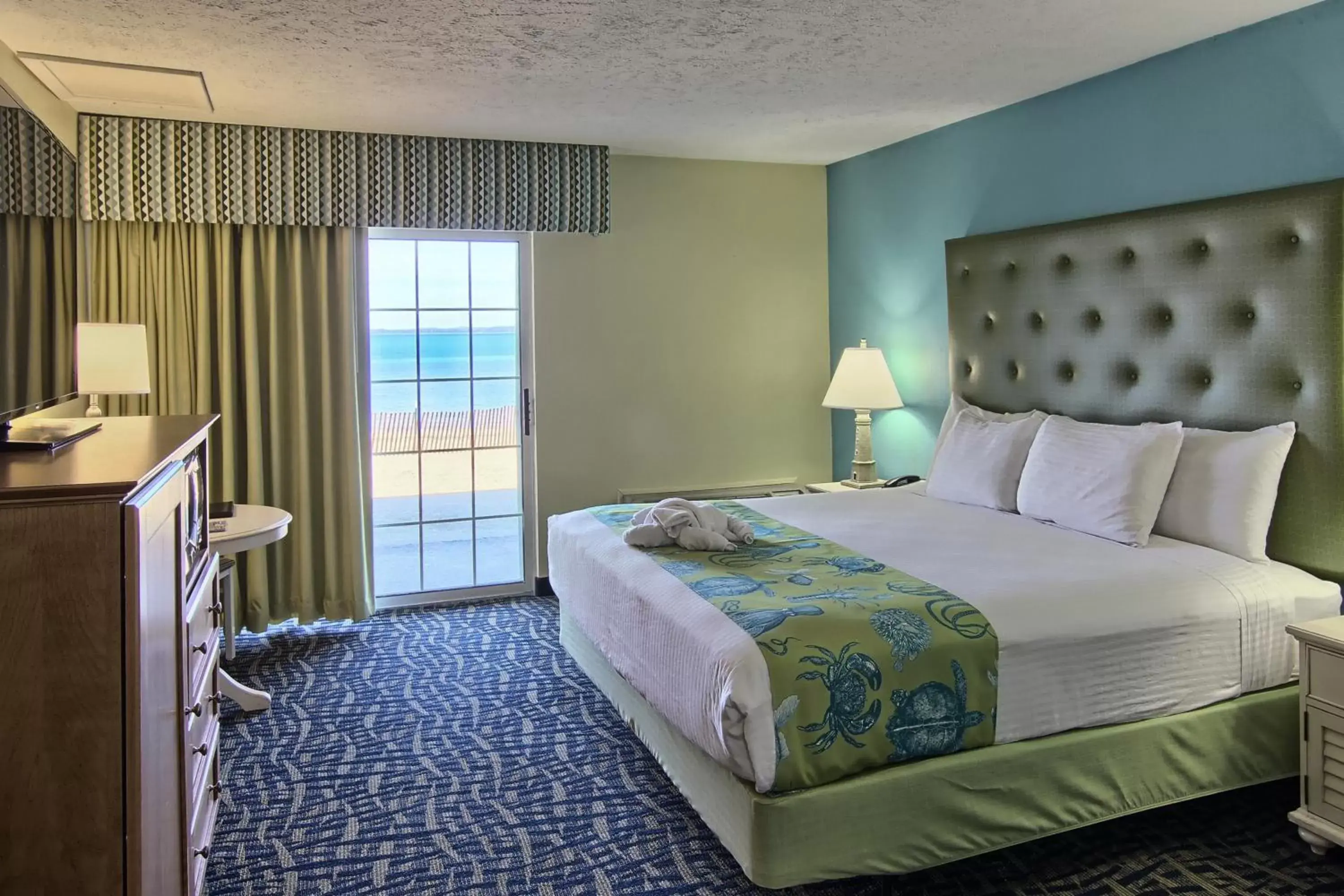 Bedroom, Bed in Sugar Beach Resort Hotel
