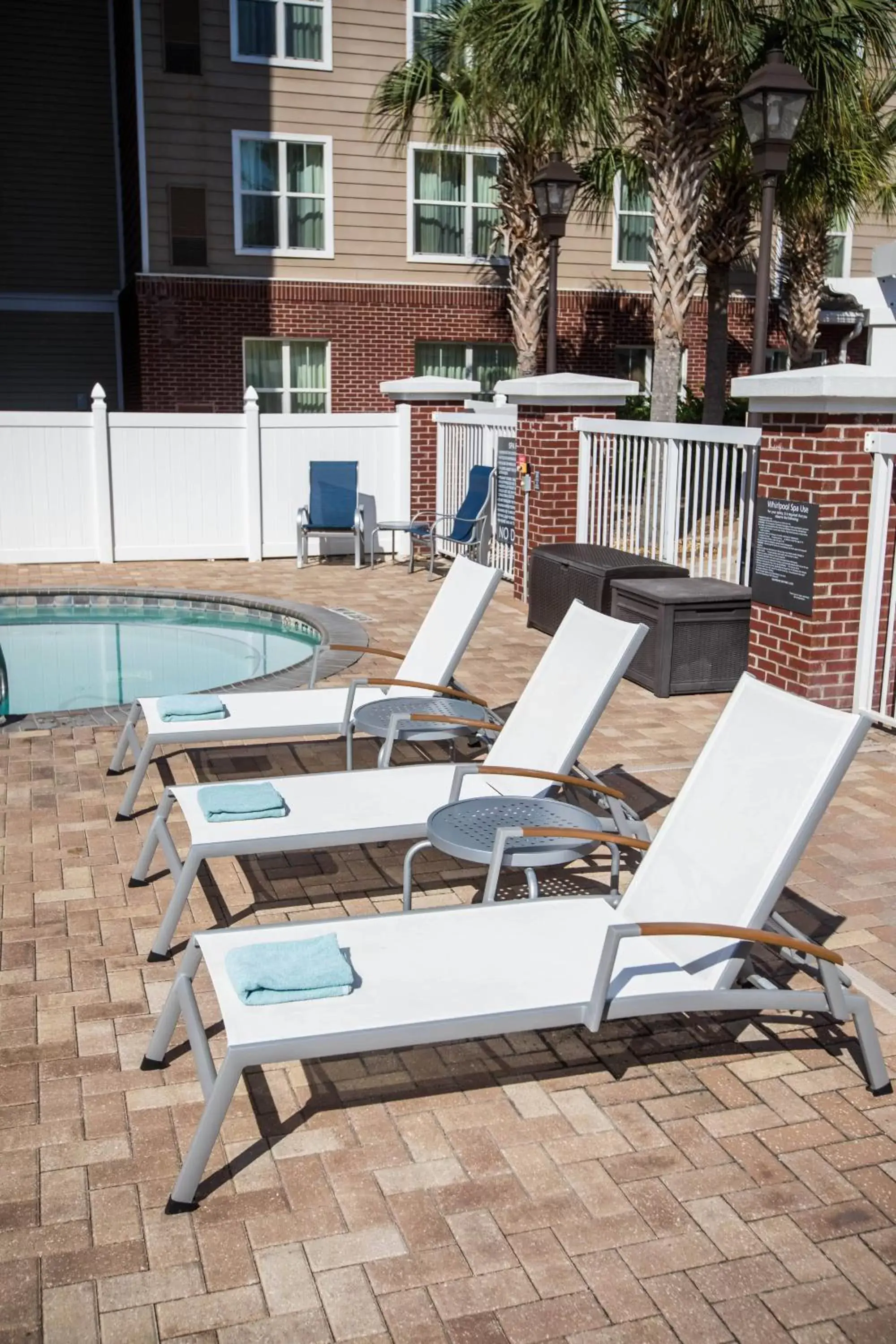 Lounge or bar, Swimming Pool in Residence Inn by Marriott Amelia Island