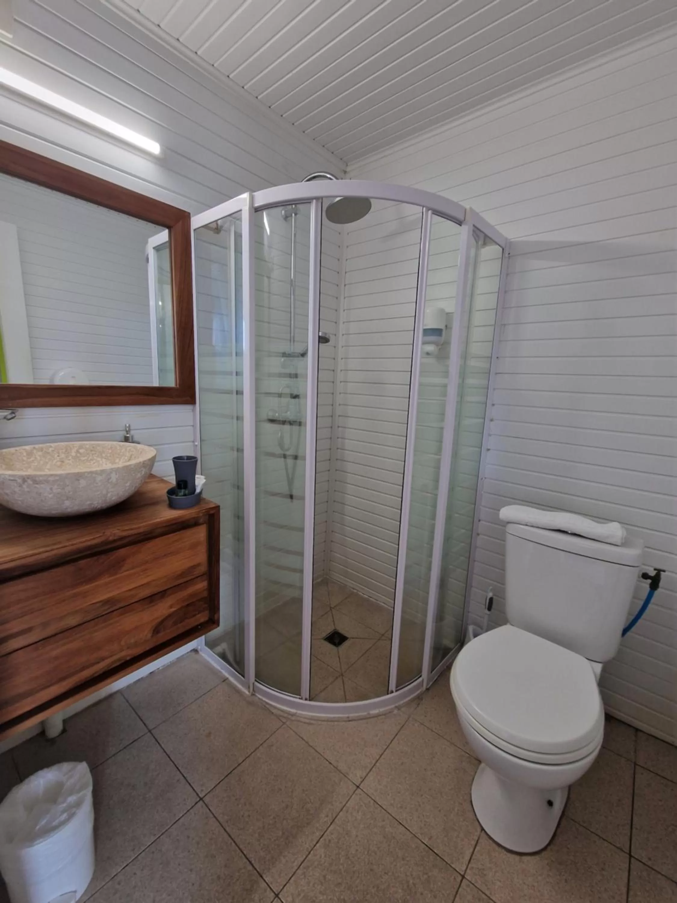 Bathroom in Hotel Le Manguier