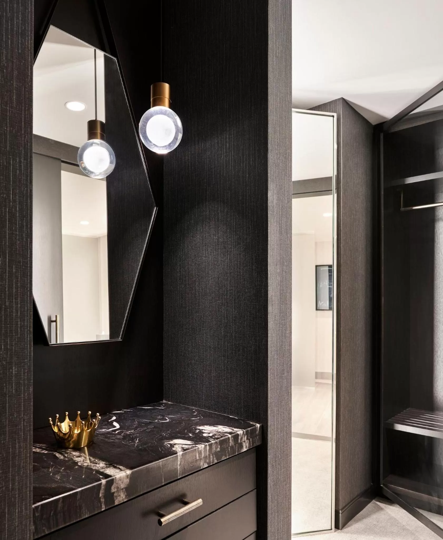 Photo of the whole room in Loews Kansas City