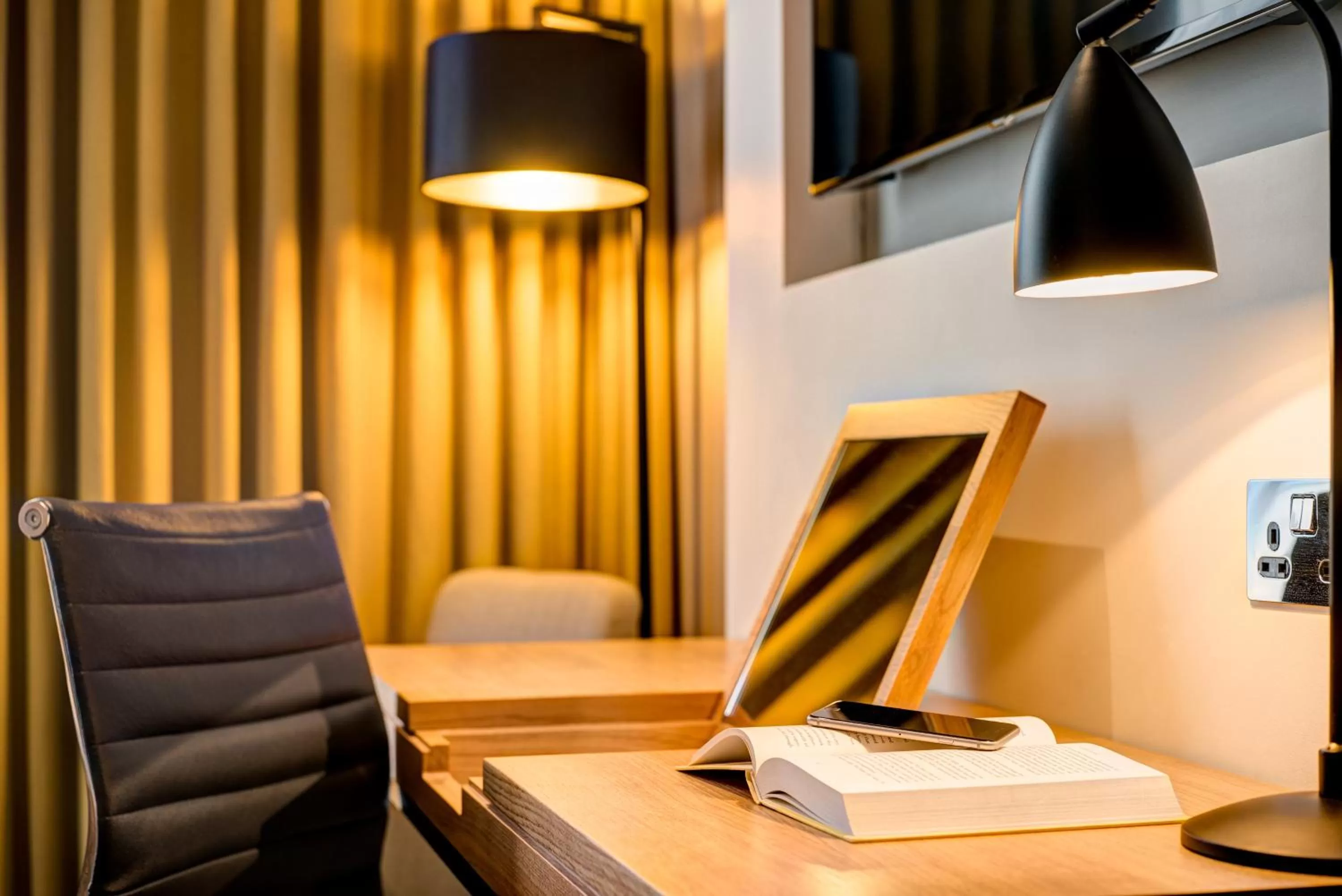 Bedroom in Apex City of Bath Hotel